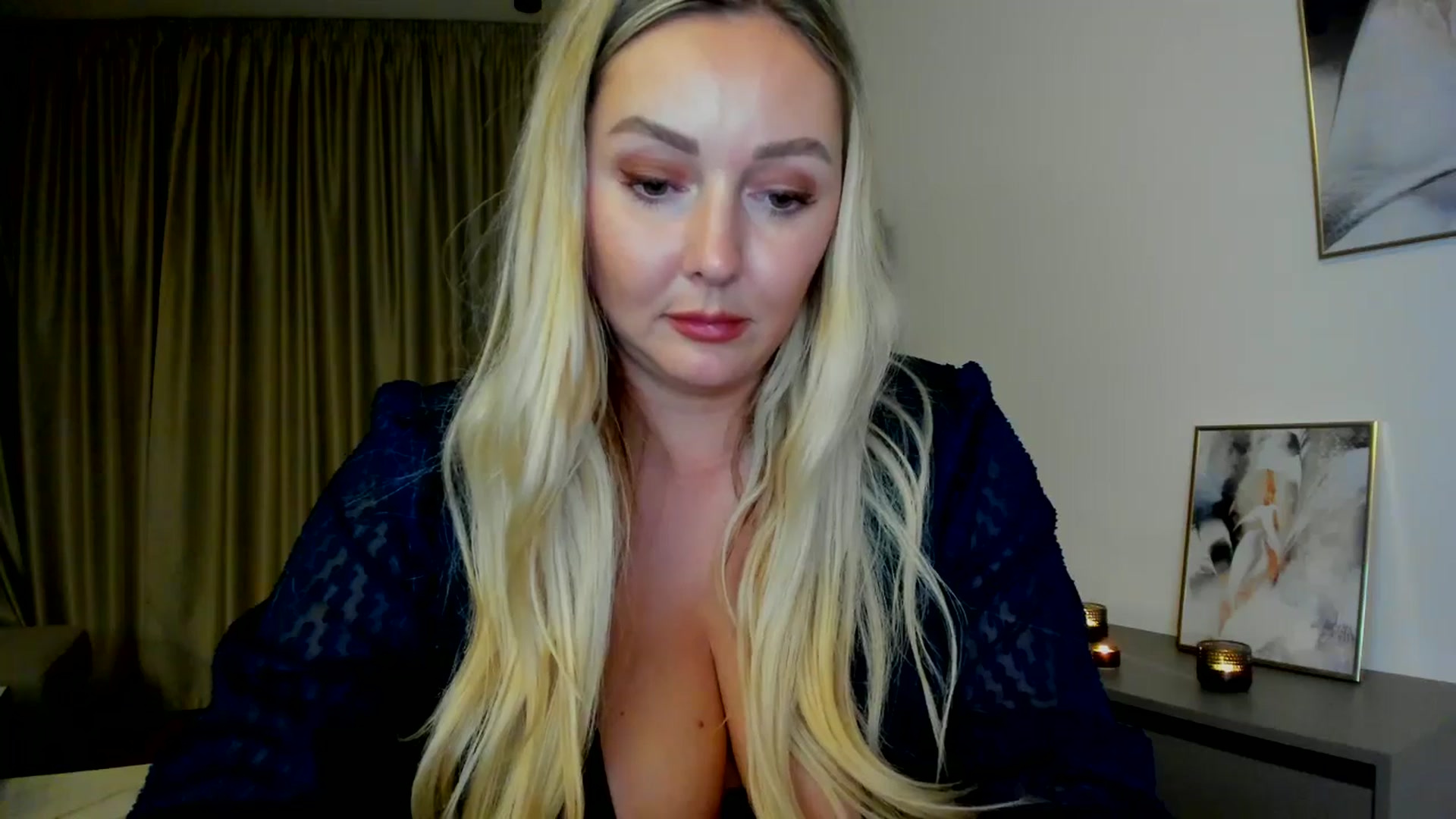 Gallery image thumbnail from Mi_Ha's myfreecams stream on, 08/04/2025, 21:34 image 14 of 20