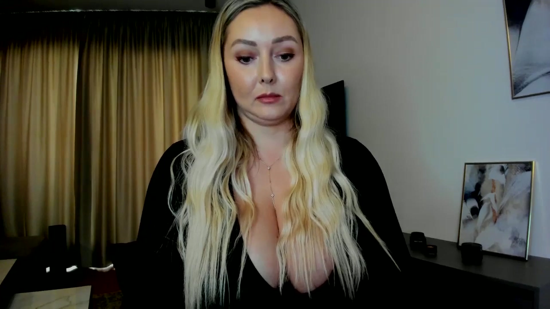 Gallery image thumbnail from Mi_Ha's myfreecams stream on, 08/06/2025, 15:17 image 9 of 20