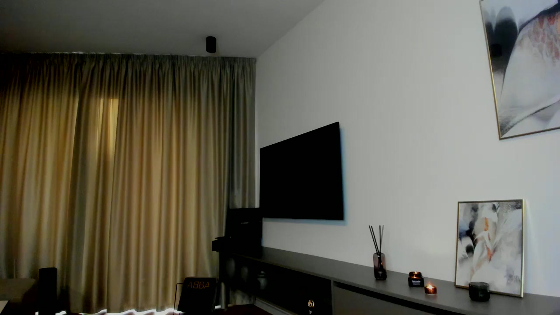 Gallery image thumbnail from Mi_Ha's myfreecams stream on, 08/06/2025, 16:32 image 13 of 20