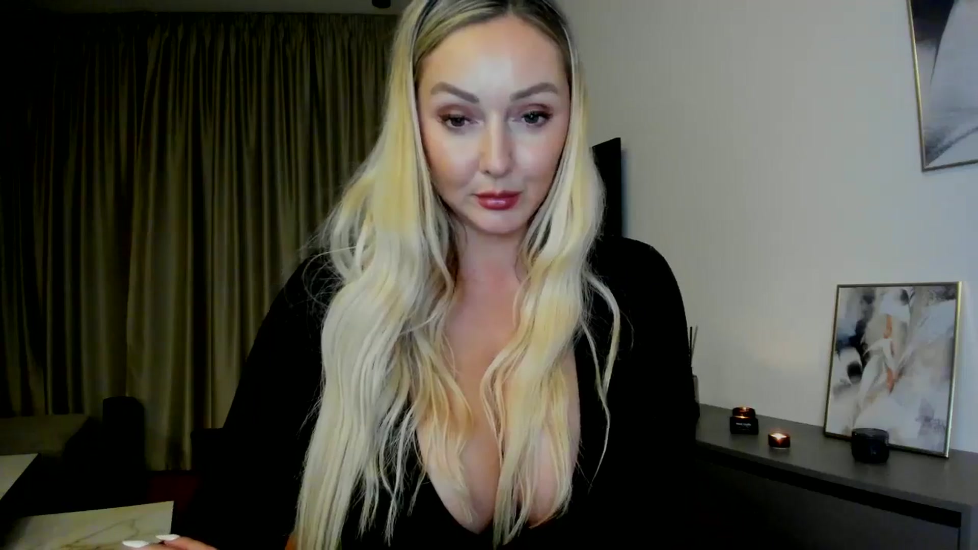 Gallery image thumbnail from Mi_Ha's myfreecams stream on, 08/06/2025, 21:27 image 4 of 20