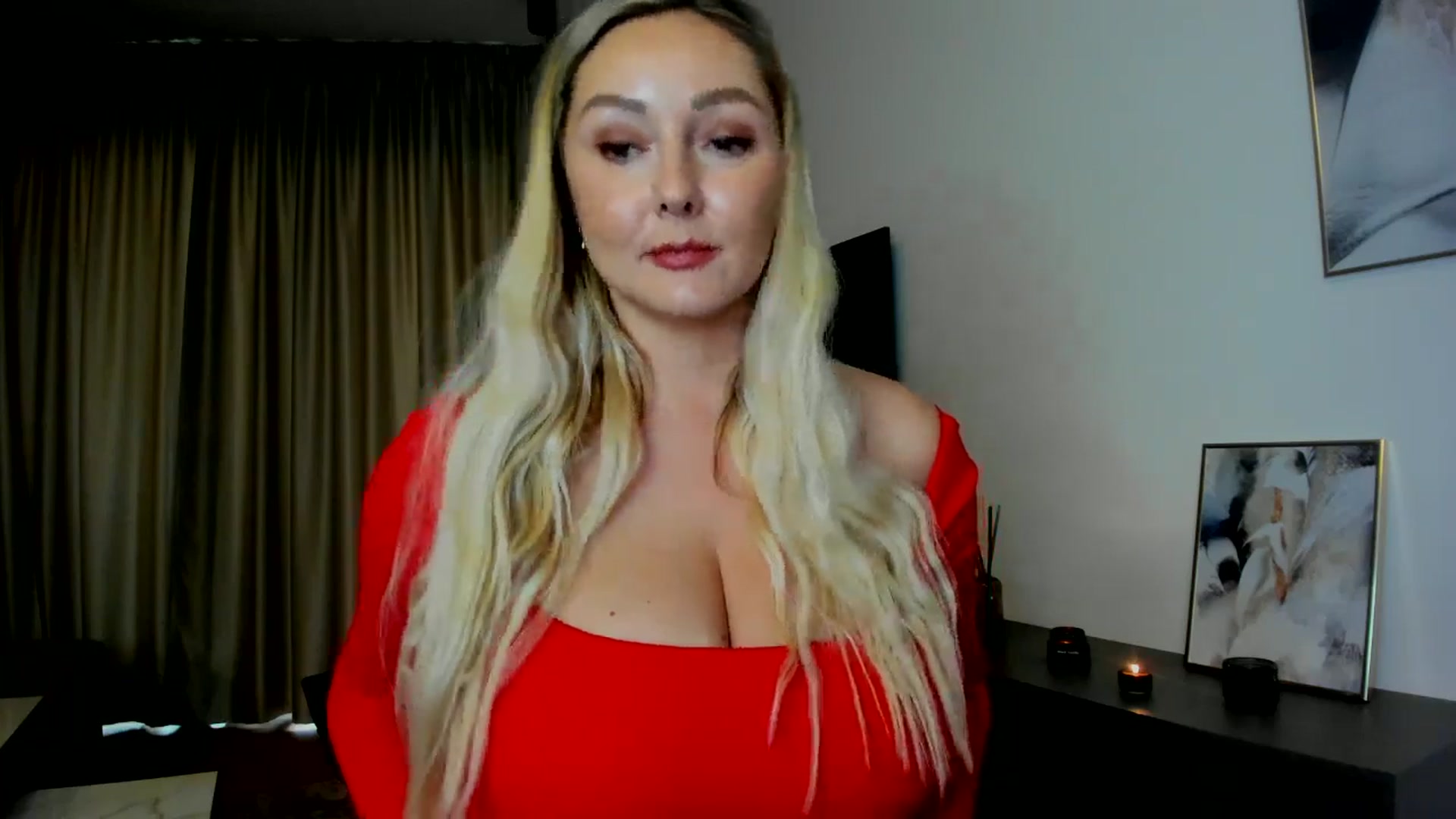 Gallery image thumbnail from Mi_Ha's myfreecams stream on, 08/07/2025, 14:14 image 12 of 20