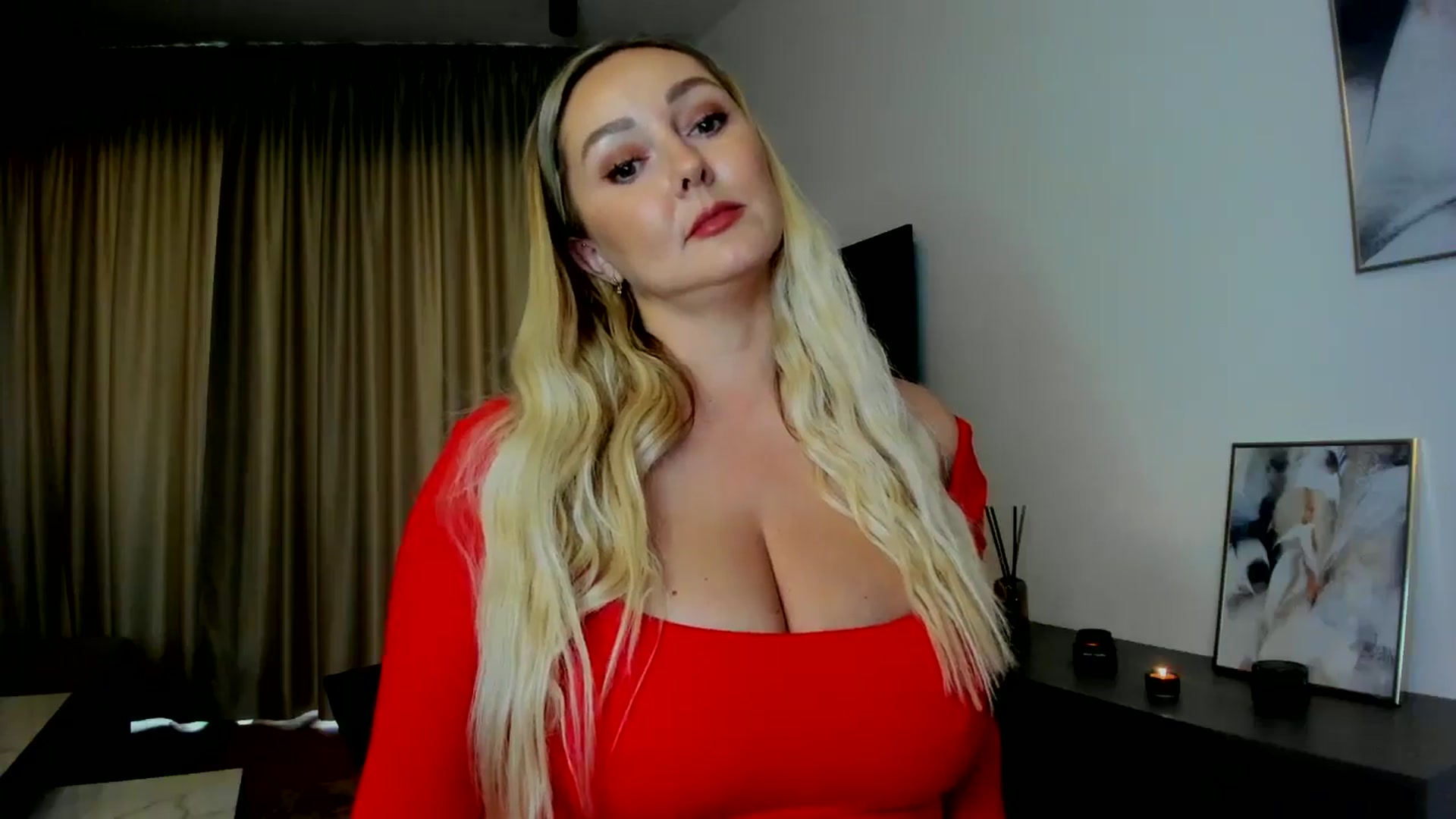 Gallery image thumbnail from Mi_Ha's myfreecams stream on, 08/07/2025, 14:14 image 9 of 20