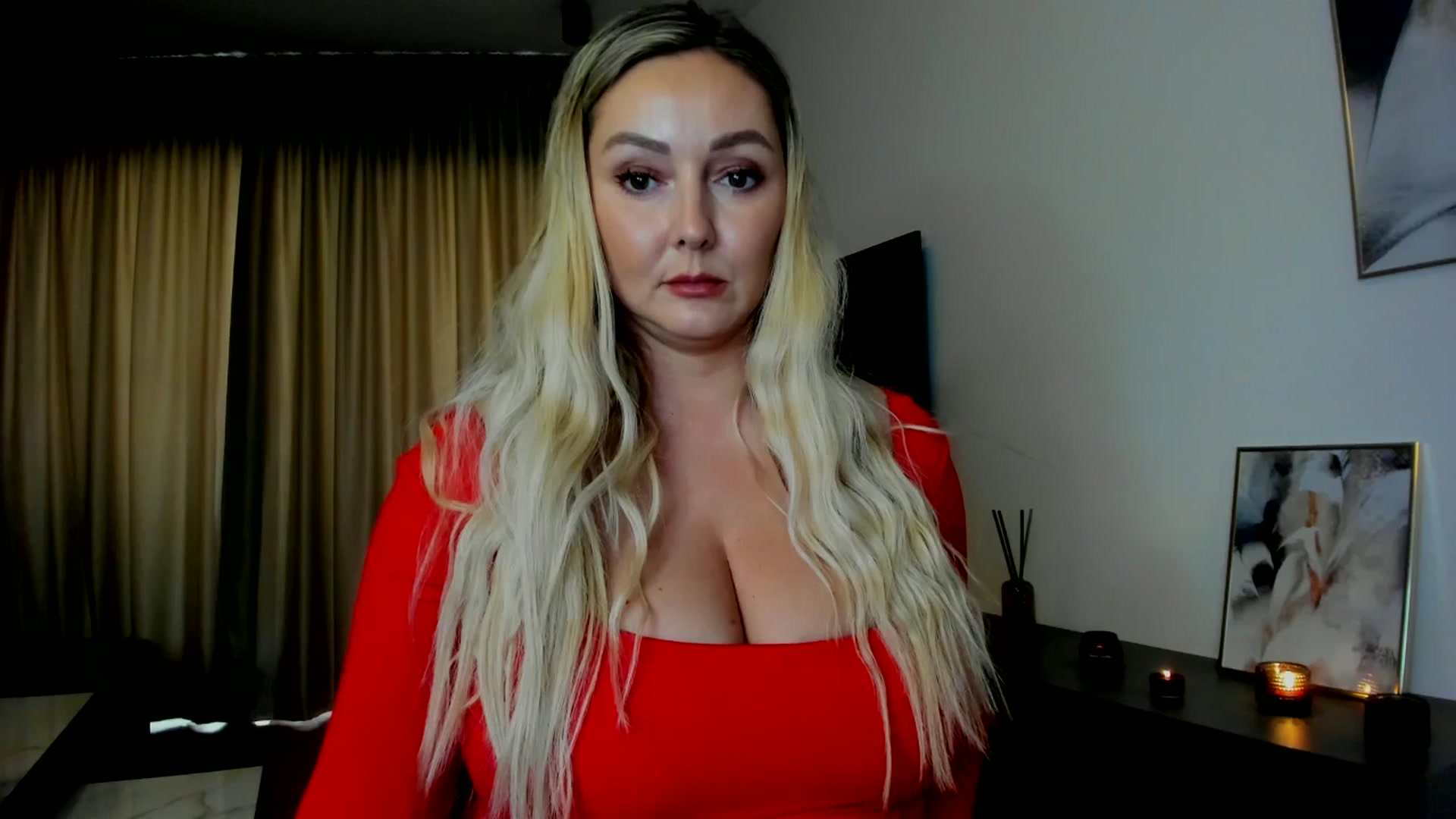 Gallery image thumbnail from Mi_Ha's myfreecams stream on, 08/07/2025, 15:06 image 4 of 20