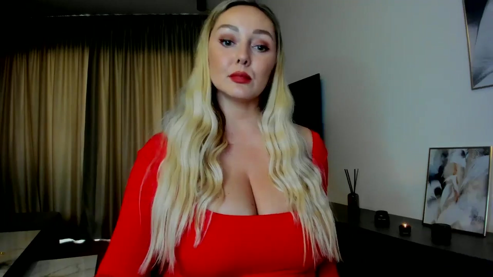 Gallery image thumbnail from Mi_Ha's myfreecams stream on, 08/07/2025, 15:06 image 13 of 20