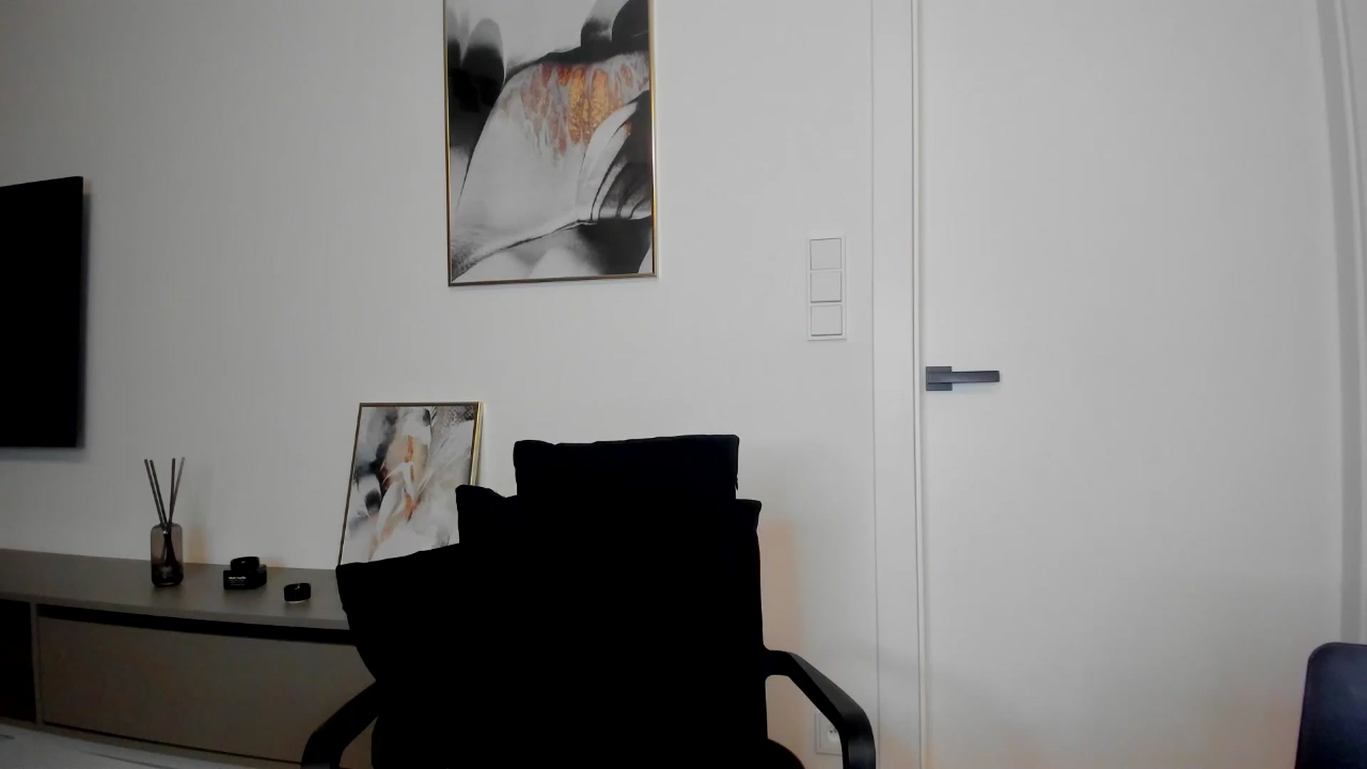 Gallery image thumbnail from Mi_Ha's myfreecams stream on, 08/08/2025, 14:57 image 7 of 20