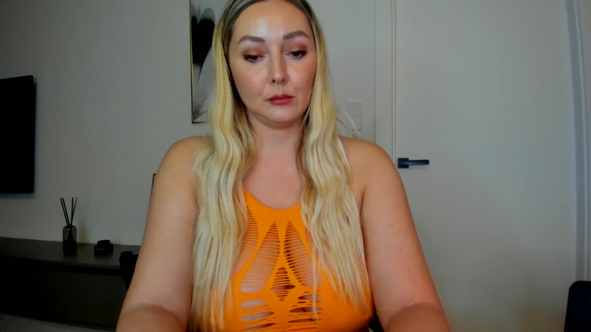 Gallery image thumbnail from Mi_Ha's myfreecams stream on, 08/08/2025, 14:57 image 12 of 20