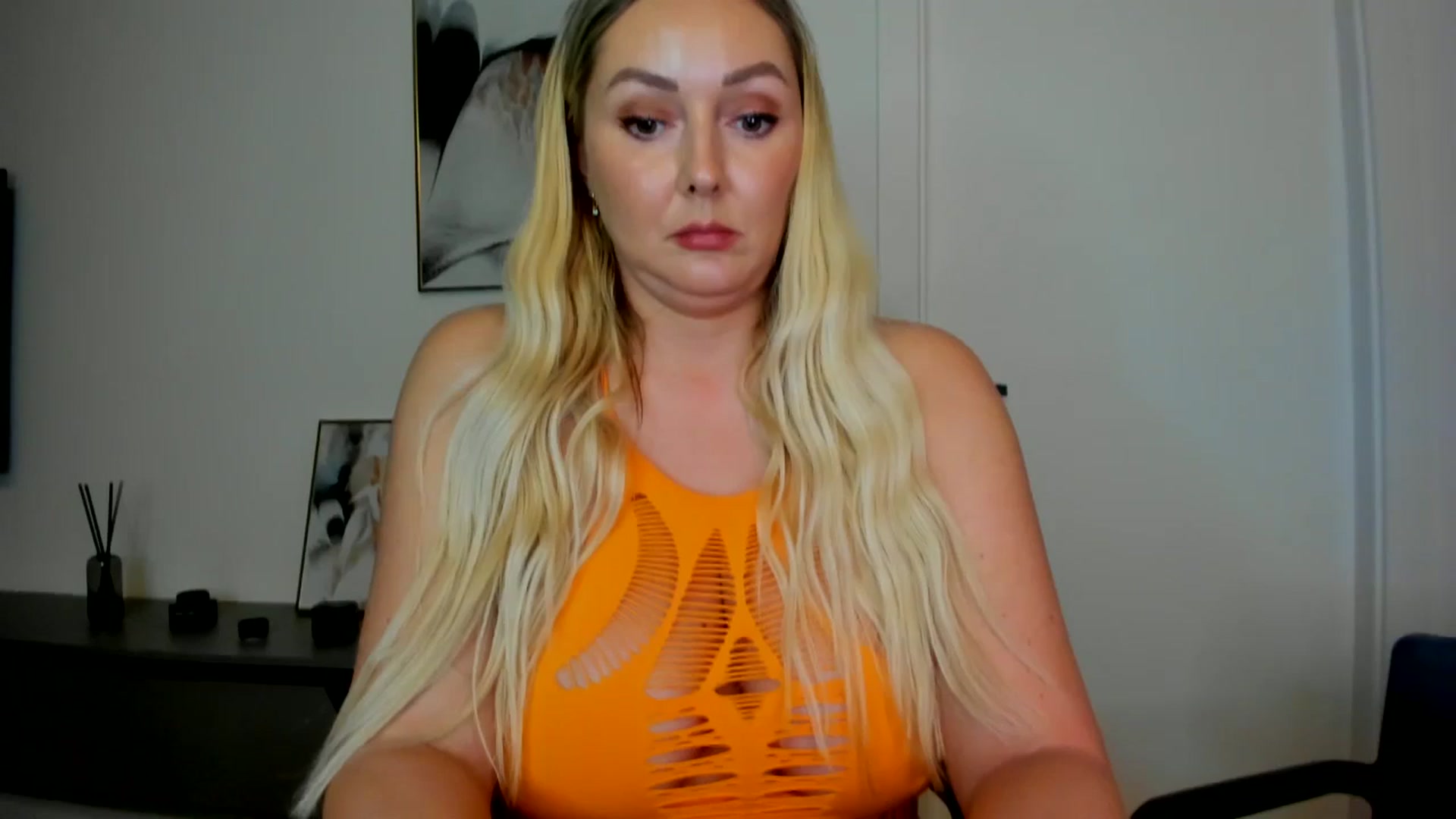Gallery image thumbnail from Mi_Ha's myfreecams stream on, 08/08/2025, 16:27 image 4 of 20