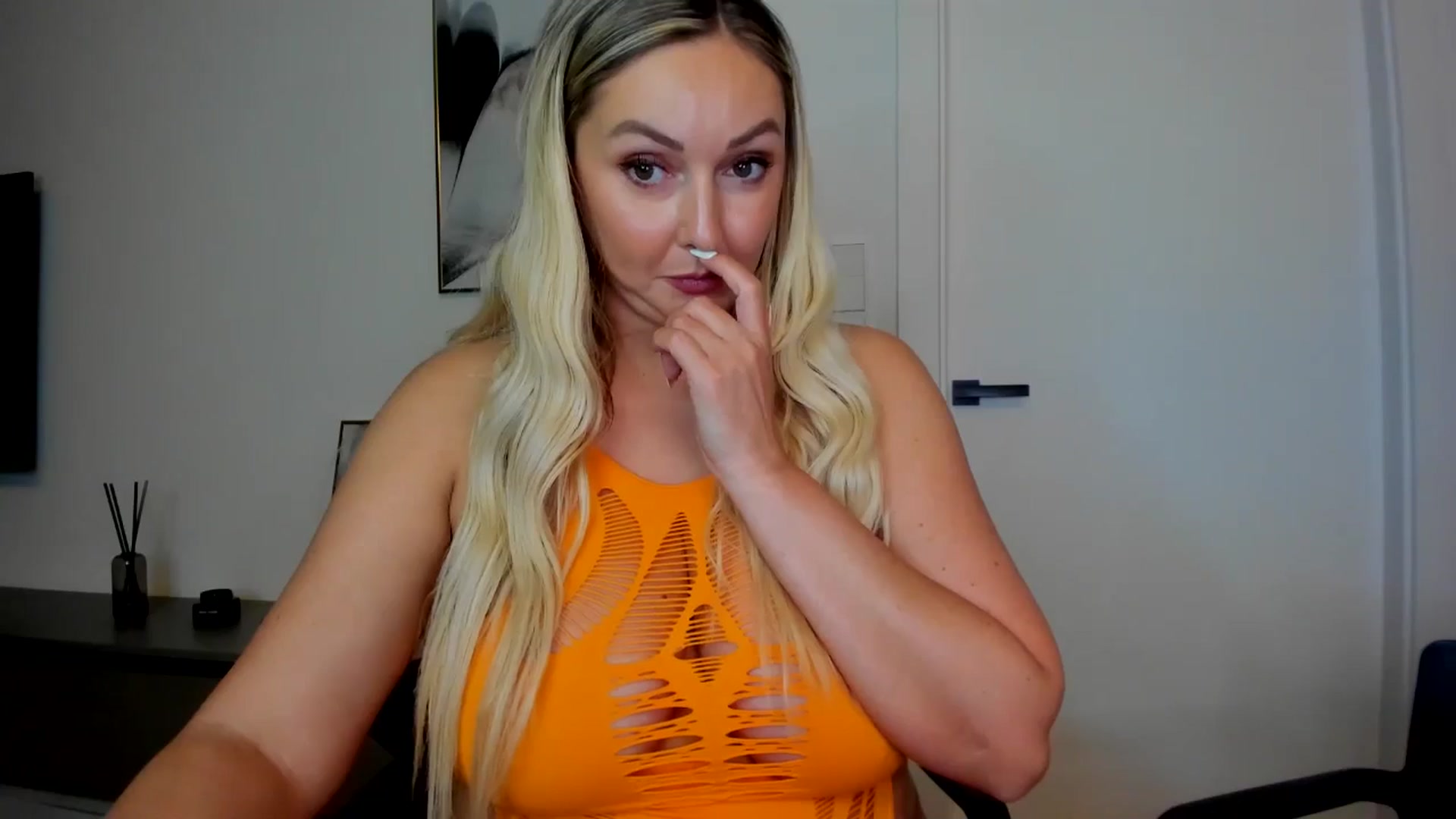 Gallery image thumbnail from Mi_Ha's myfreecams stream on, 08/08/2025, 16:27 image 3 of 20