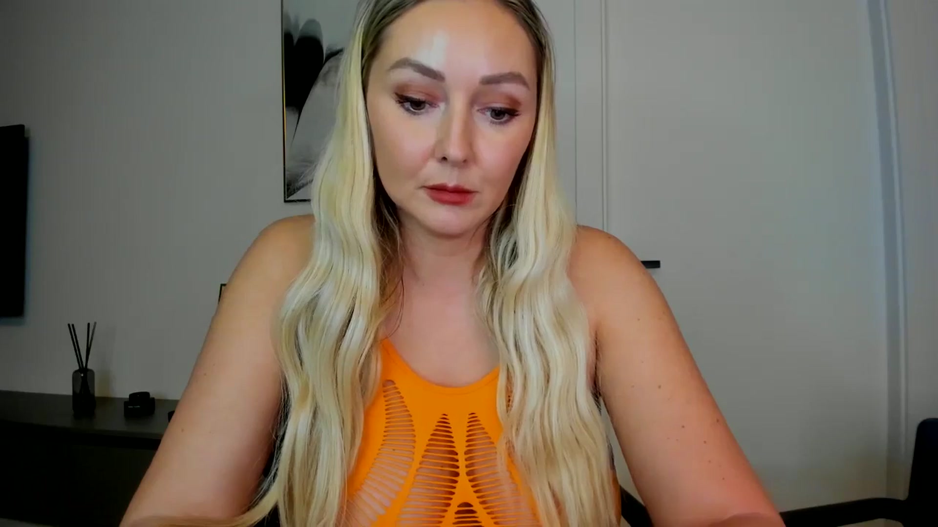 Gallery image thumbnail from Mi_Ha's myfreecams stream on, 08/08/2025, 16:27 image 5 of 20