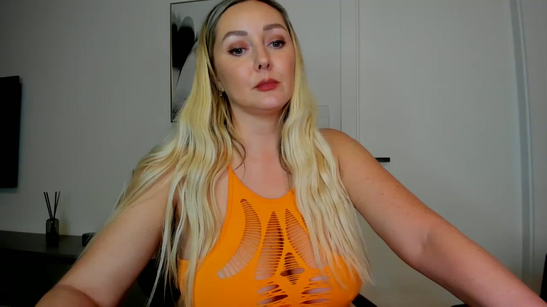 Gallery image thumbnail from Mi_Ha's myfreecams stream on, 08/08/2025, 16:27 image 18 of 20