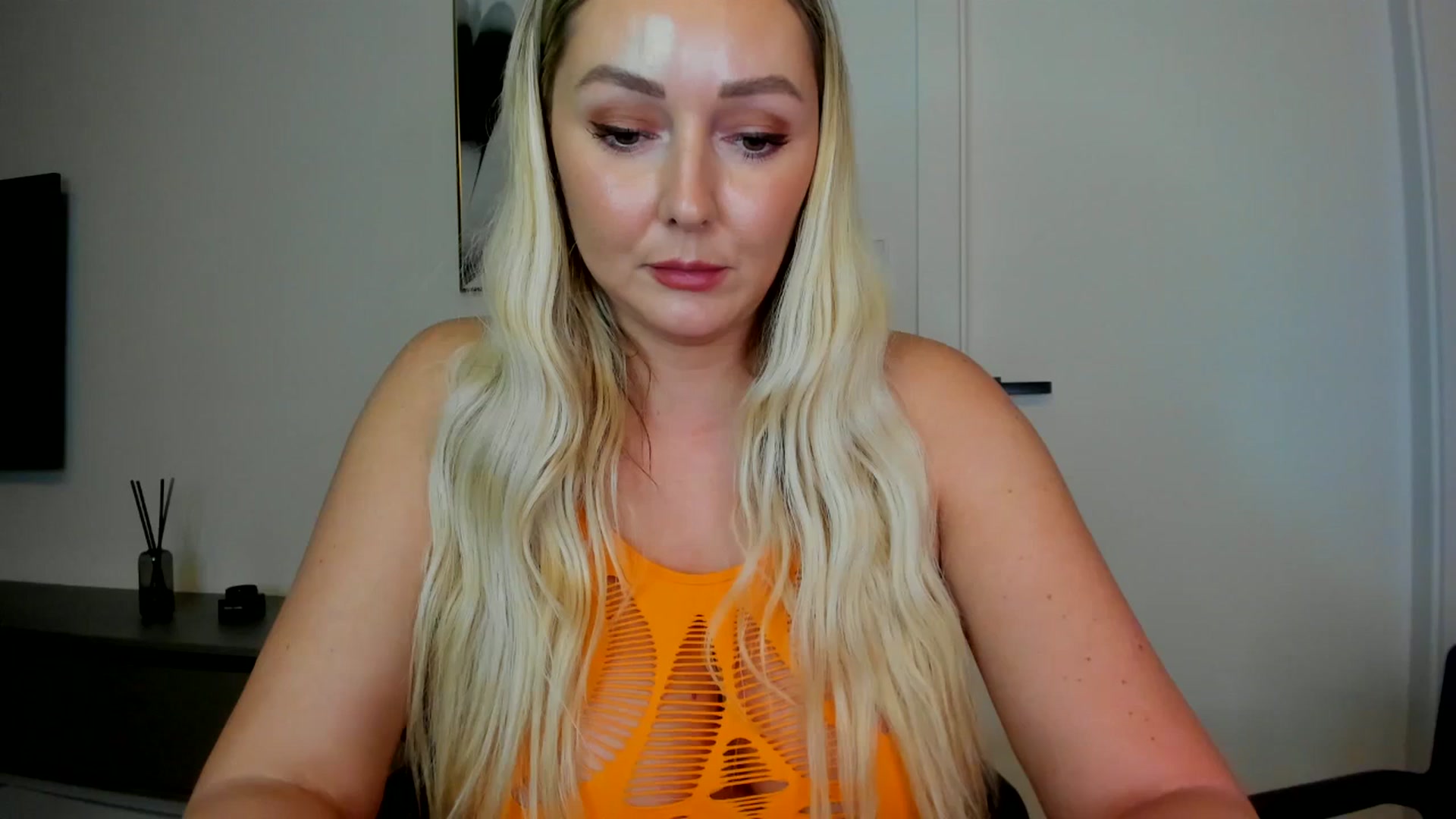 Gallery image thumbnail from Mi_Ha's myfreecams stream on, 08/08/2025, 16:27 image 1 of 20