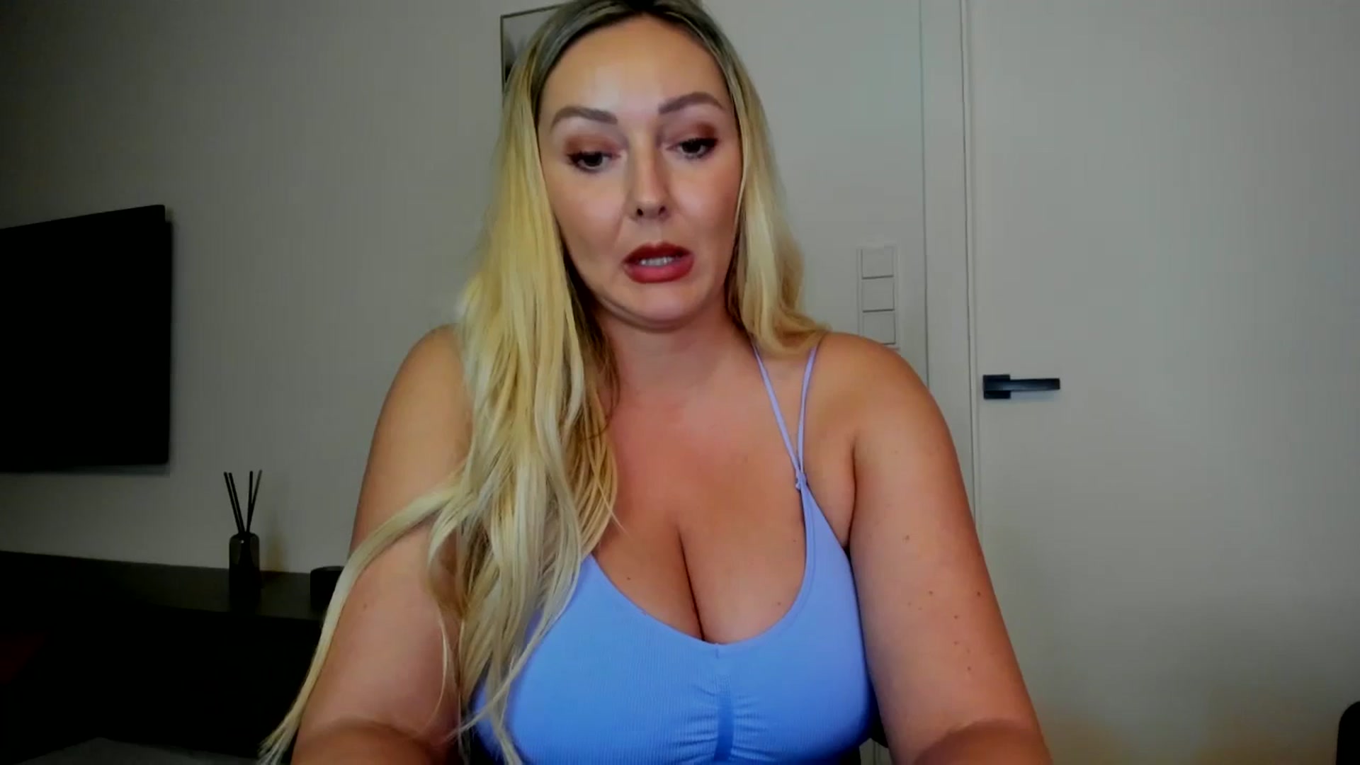 Gallery image thumbnail from Mi_Ha's myfreecams stream on, 08/11/2025, 15:05 image 13 of 20