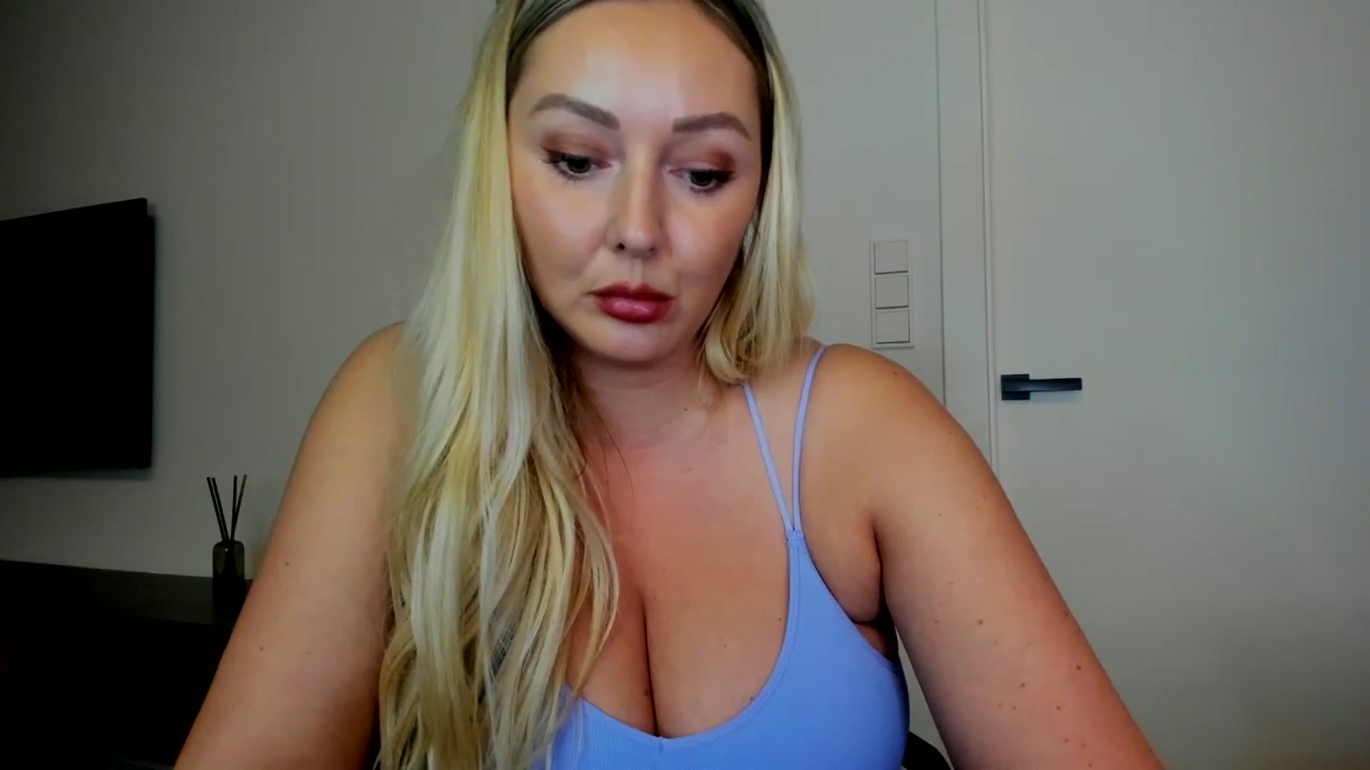 Gallery image thumbnail from Mi_Ha's myfreecams stream on, 08/11/2025, 15:05 image 19 of 20