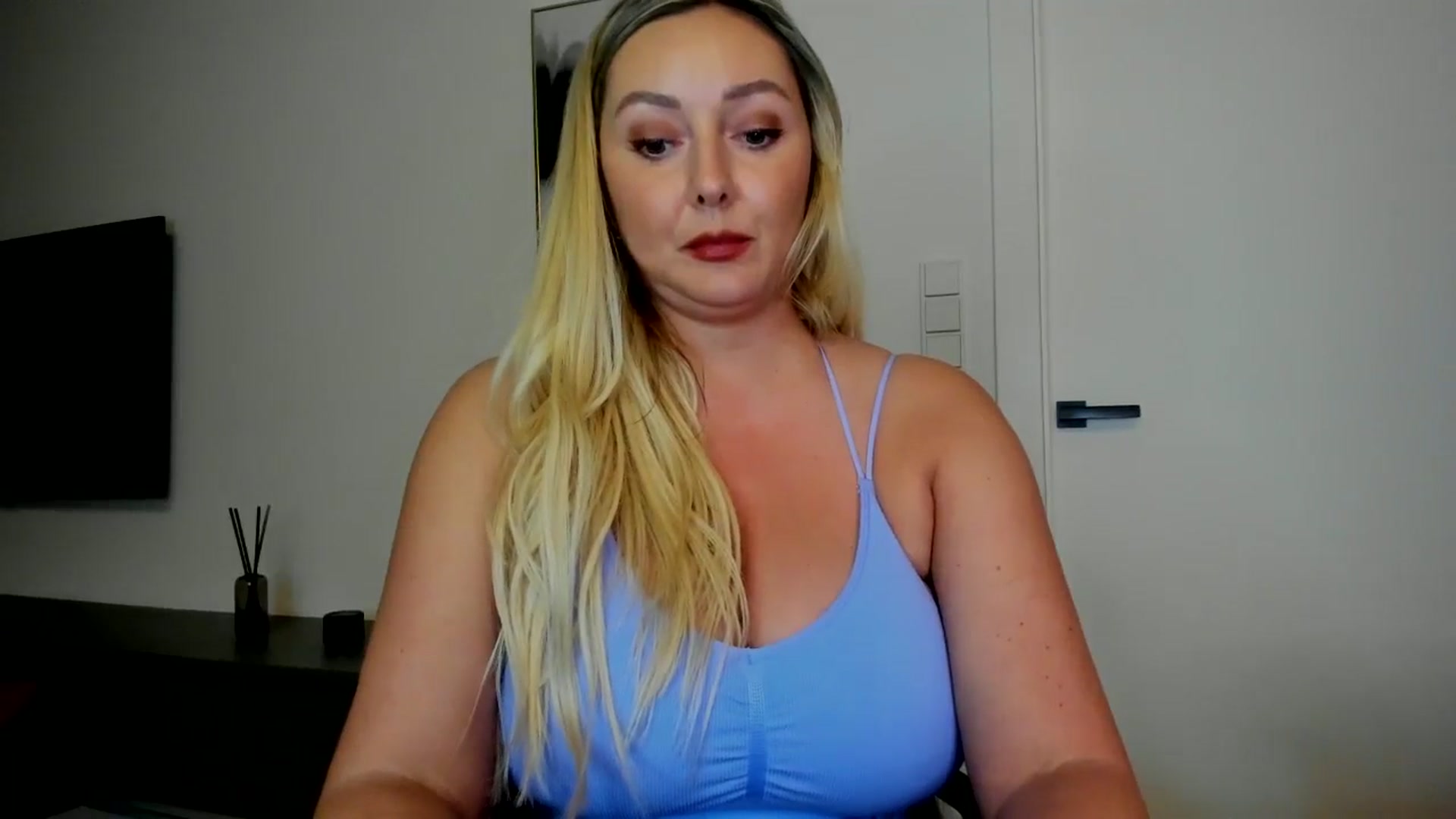 Gallery image thumbnail from Mi_Ha's myfreecams stream on, 08/11/2025, 15:05 image 17 of 20