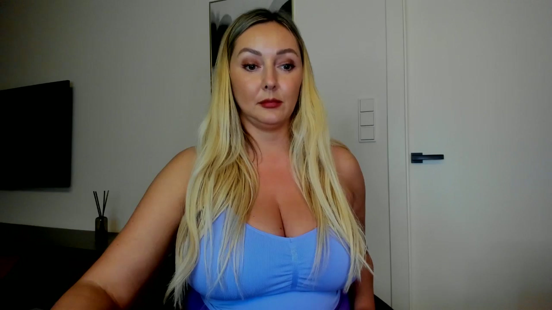 Gallery image thumbnail from Mi_Ha's myfreecams stream on, 08/11/2025, 16:10 image 8 of 20
