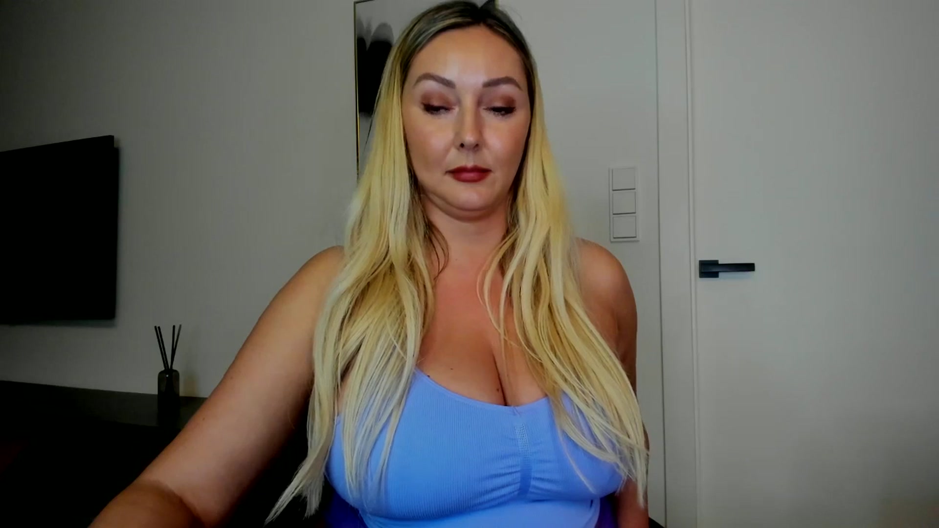 Gallery image thumbnail from Mi_Ha's myfreecams stream on, 08/11/2025, 16:10 image 20 of 20