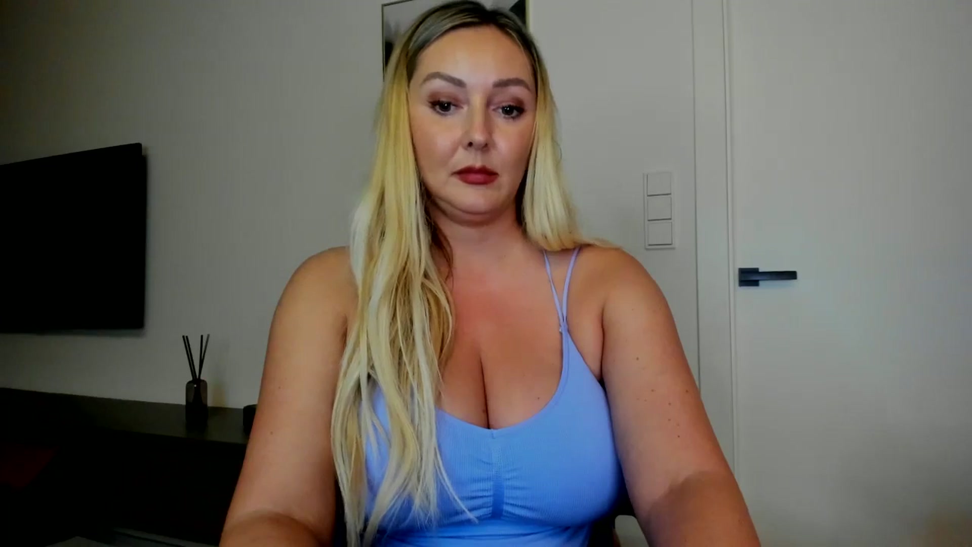 Gallery image thumbnail from Mi_Ha's myfreecams stream on, 08/11/2025, 16:10 image 2 of 20