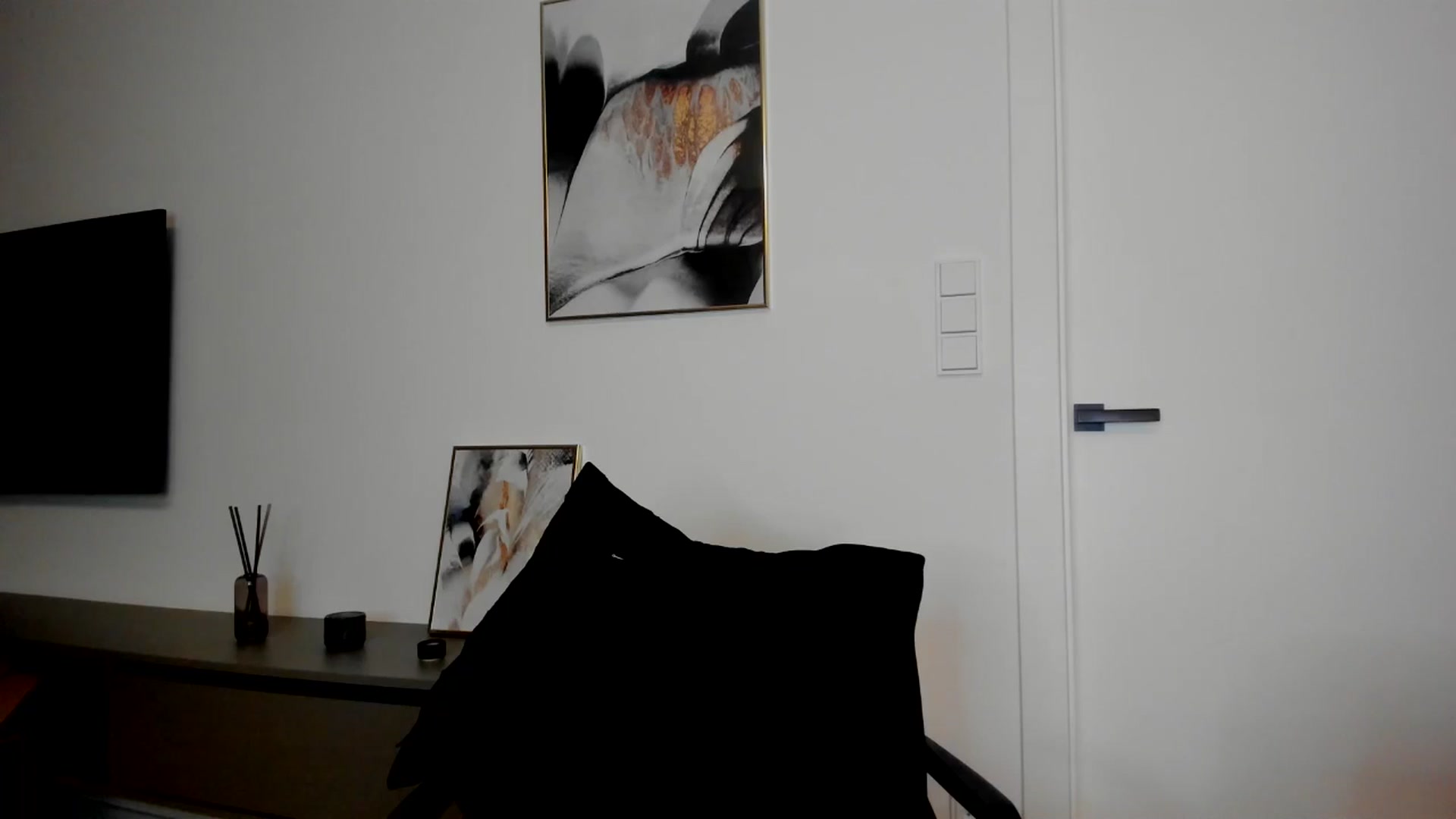 Gallery image thumbnail from Mi_Ha's myfreecams stream on, 08/11/2025, 16:10 image 12 of 20