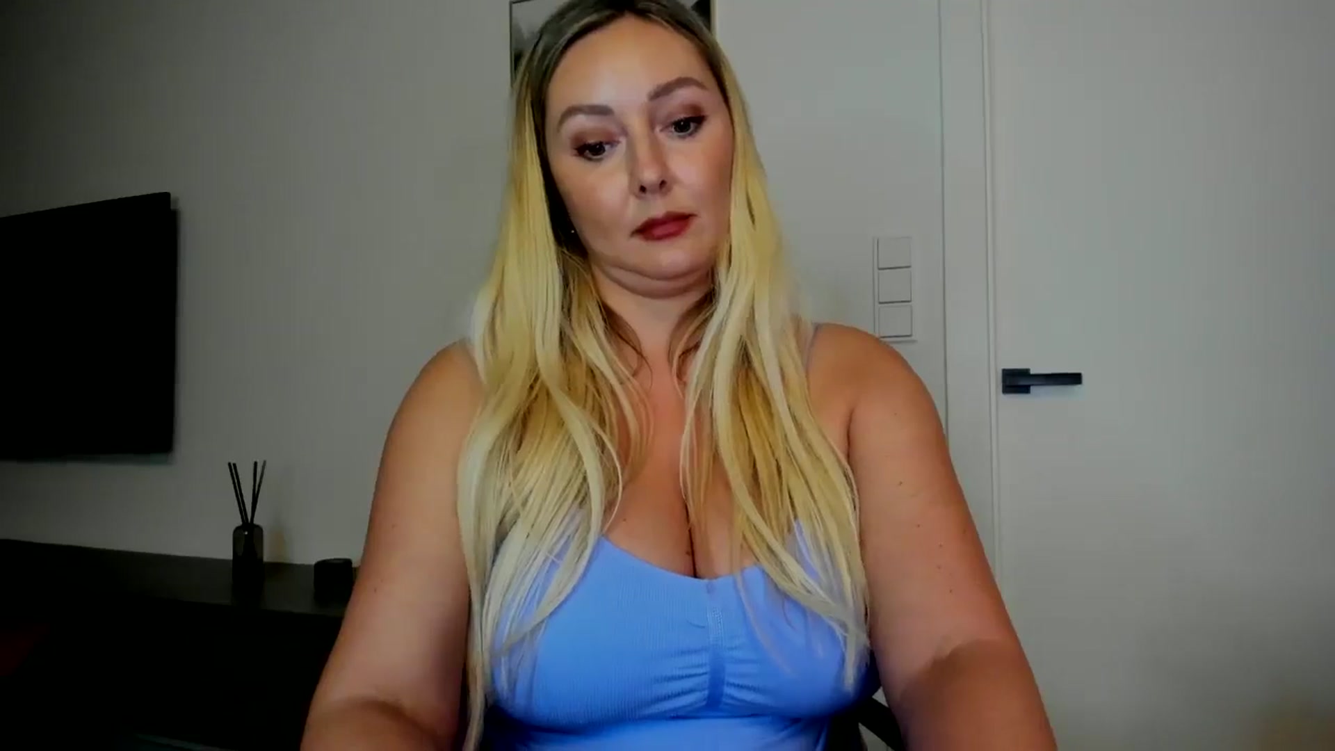 Gallery image thumbnail from Mi_Ha's myfreecams stream on, 08/11/2025, 16:10 image 17 of 20