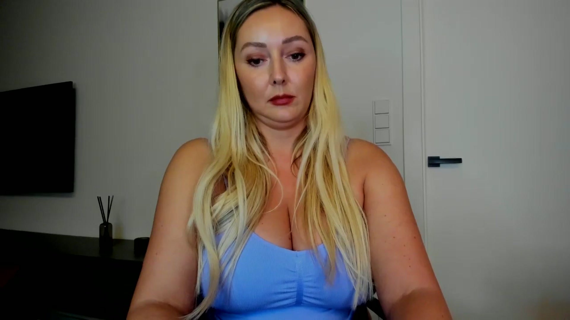 Gallery image thumbnail from Mi_Ha's myfreecams stream on, 08/11/2025, 16:10 image 16 of 20