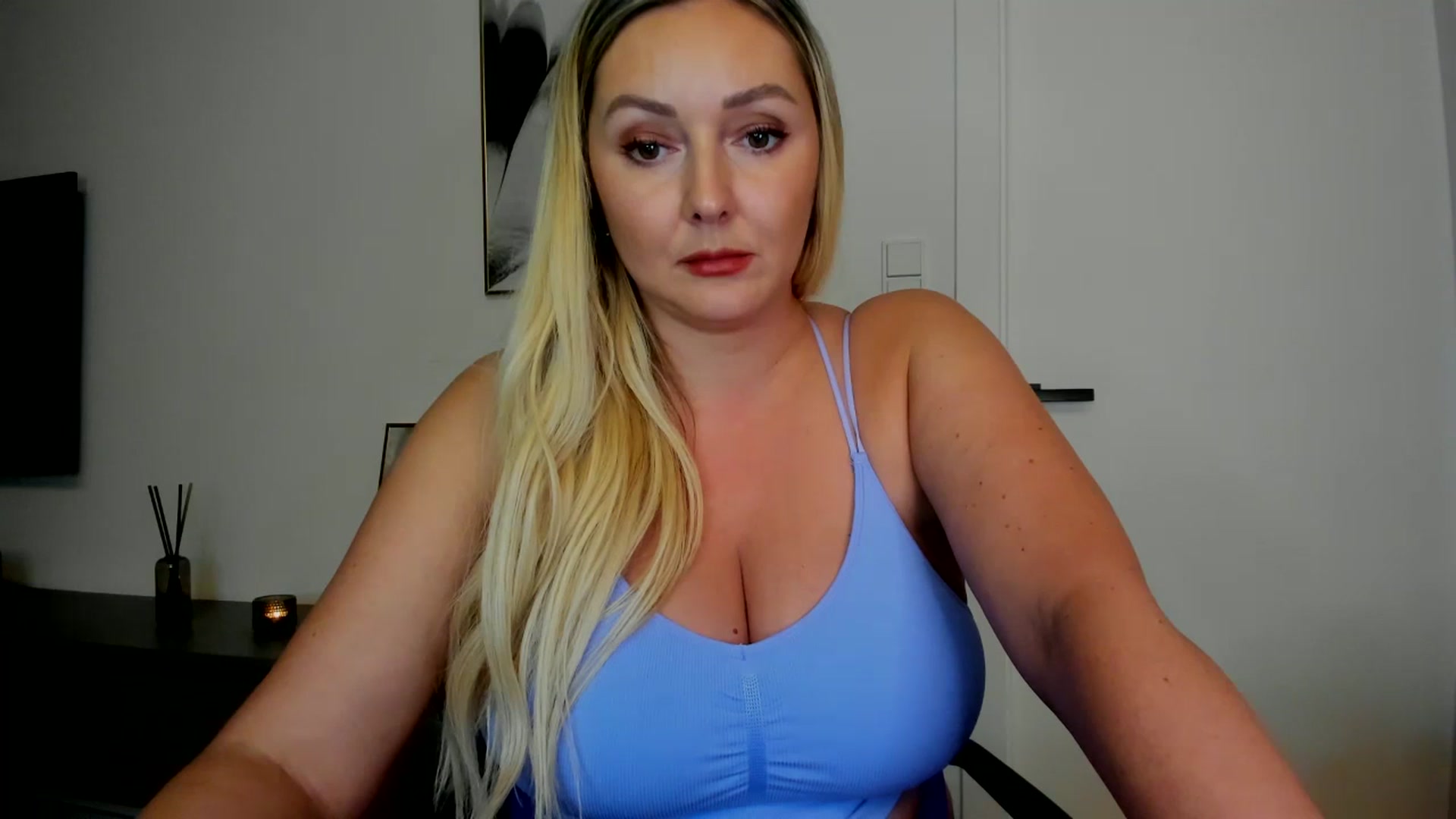 Gallery image thumbnail from Mi_Ha's myfreecams stream on, 08/11/2025, 21:49 image 5 of 20