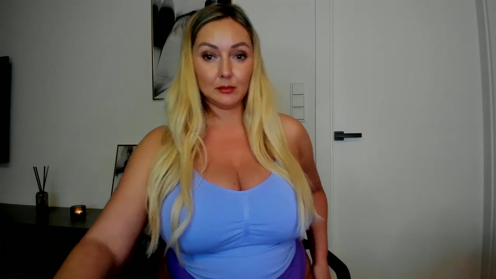 Gallery image thumbnail from Mi_Ha's myfreecams stream on, 08/11/2025, 21:49 image 14 of 20