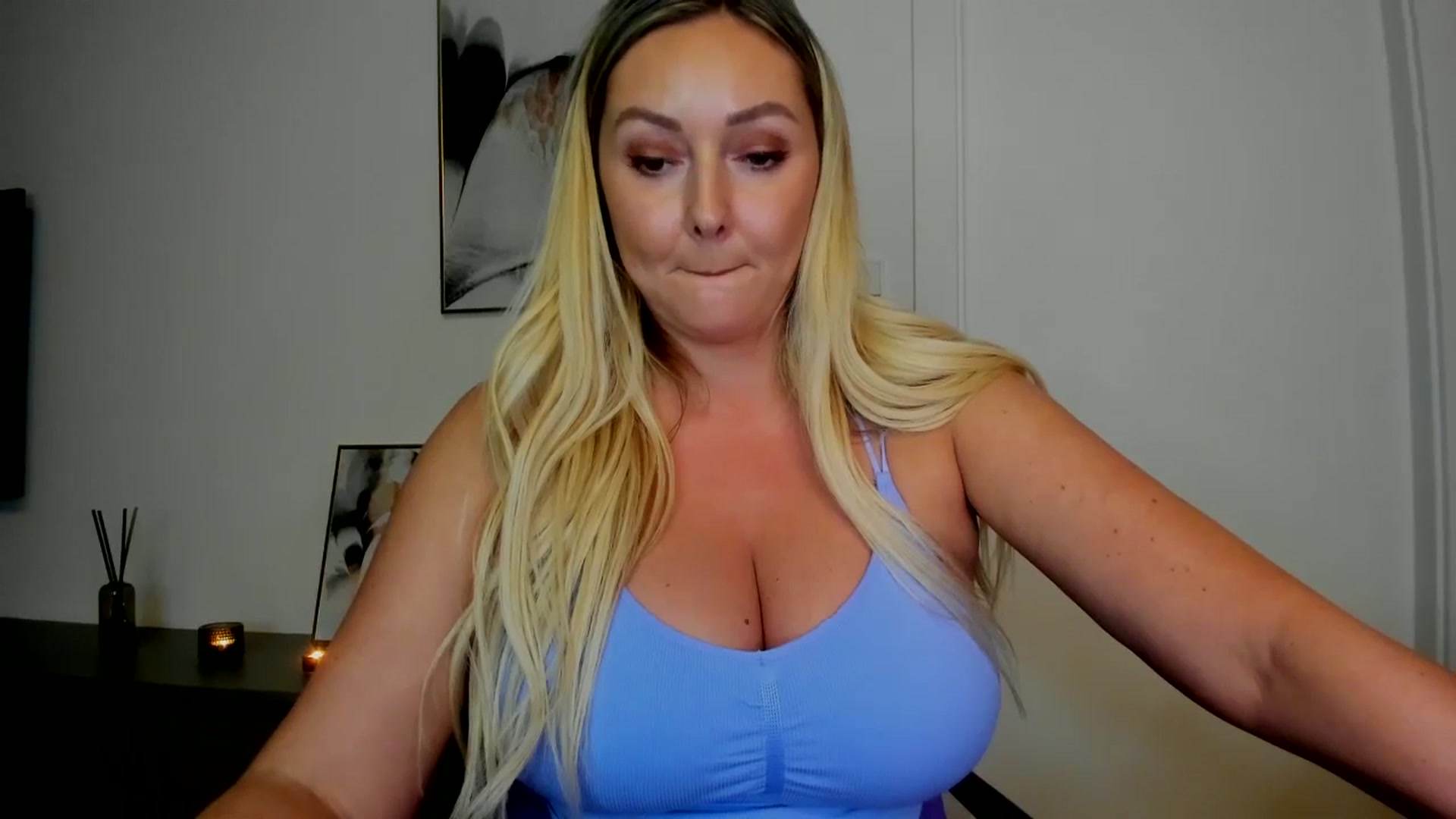 Gallery image thumbnail from Mi_Ha's myfreecams stream on, 08/11/2025, 21:49 image 19 of 20