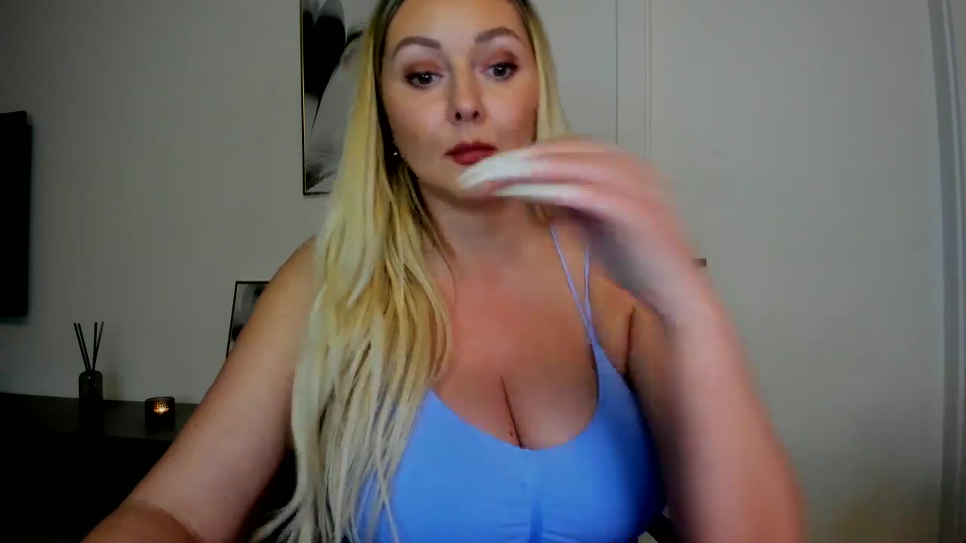 Gallery image thumbnail from Mi_Ha's myfreecams stream on, 08/11/2025, 21:49 image 7 of 20