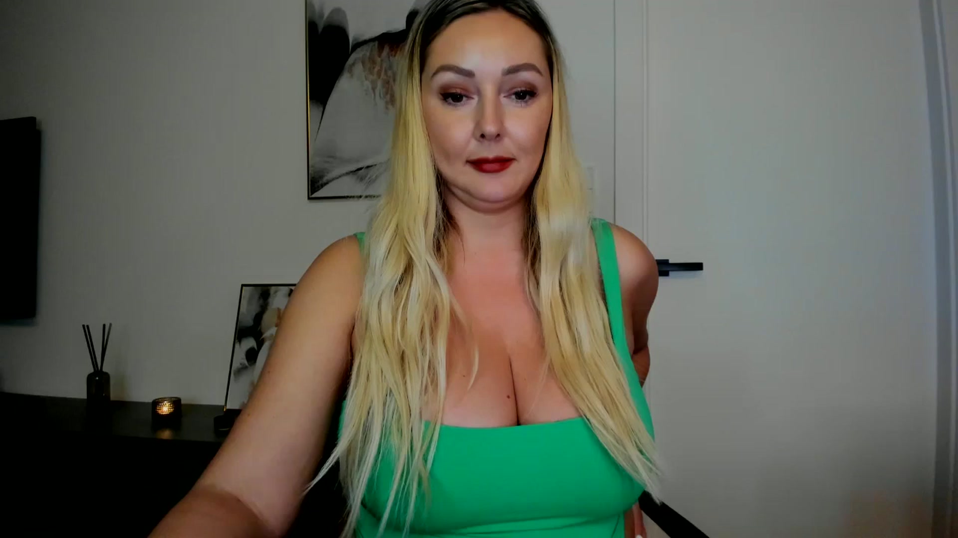 Gallery image thumbnail from Mi_Ha's myfreecams stream on, 08/12/2025, 21:40 image 2 of 20