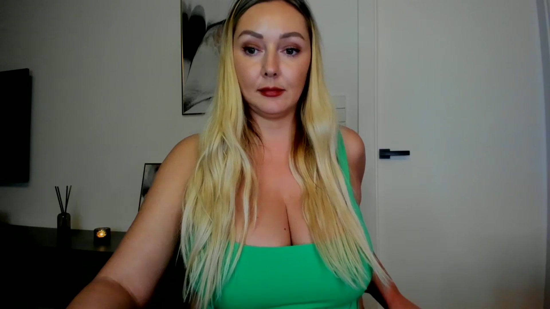 Gallery image thumbnail from Mi_Ha's myfreecams stream on, 08/12/2025, 21:40 image 5 of 20