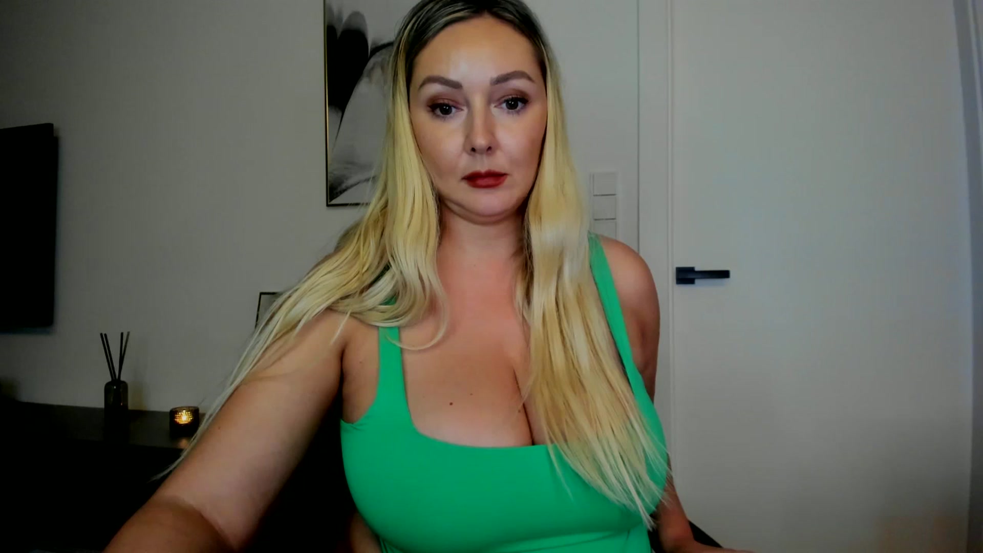 Gallery image thumbnail from Mi_Ha's myfreecams stream on, 08/12/2025, 21:40 image 3 of 20