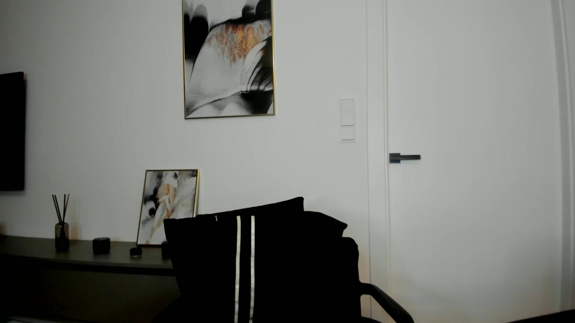 Gallery image thumbnail from Mi_Ha's myfreecams stream on, 08/13/2025, 15:06 image 17 of 20