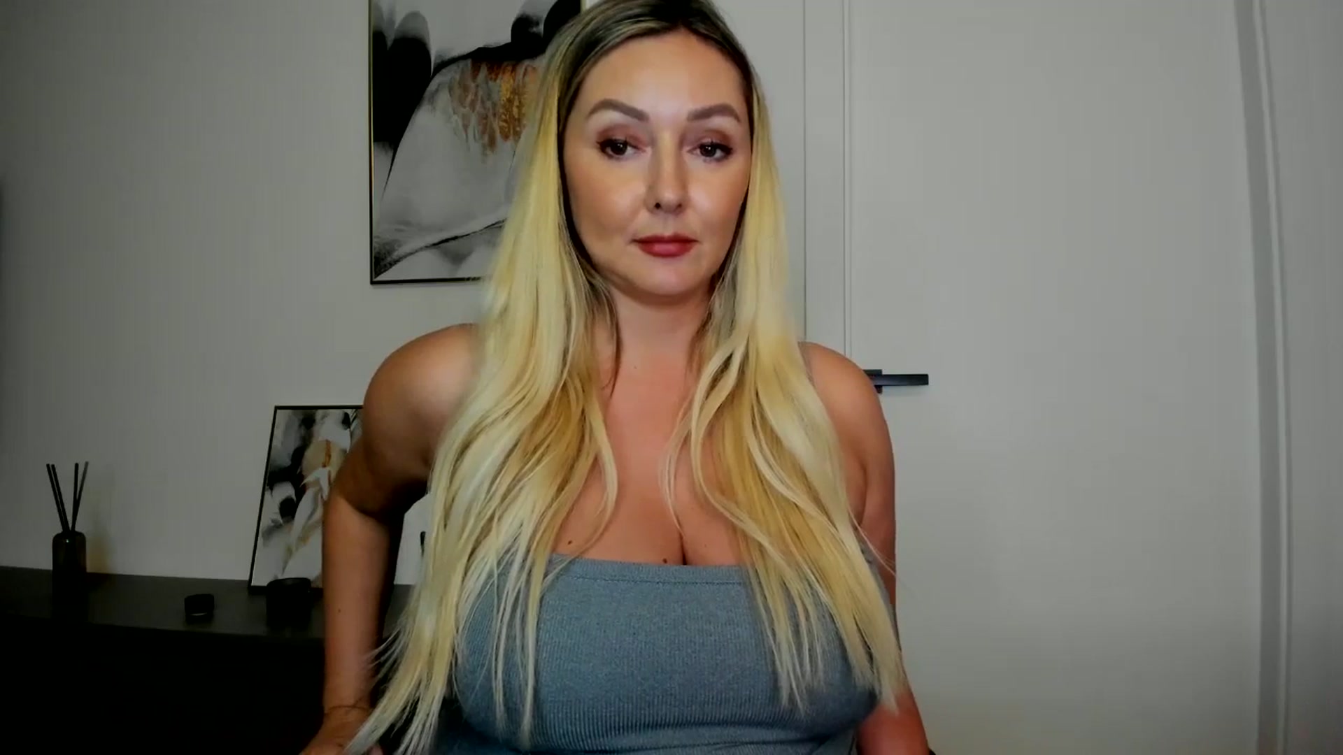 Gallery image thumbnail from Mi_Ha's myfreecams stream on, 08/15/2025, 13:10 image 10 of 20