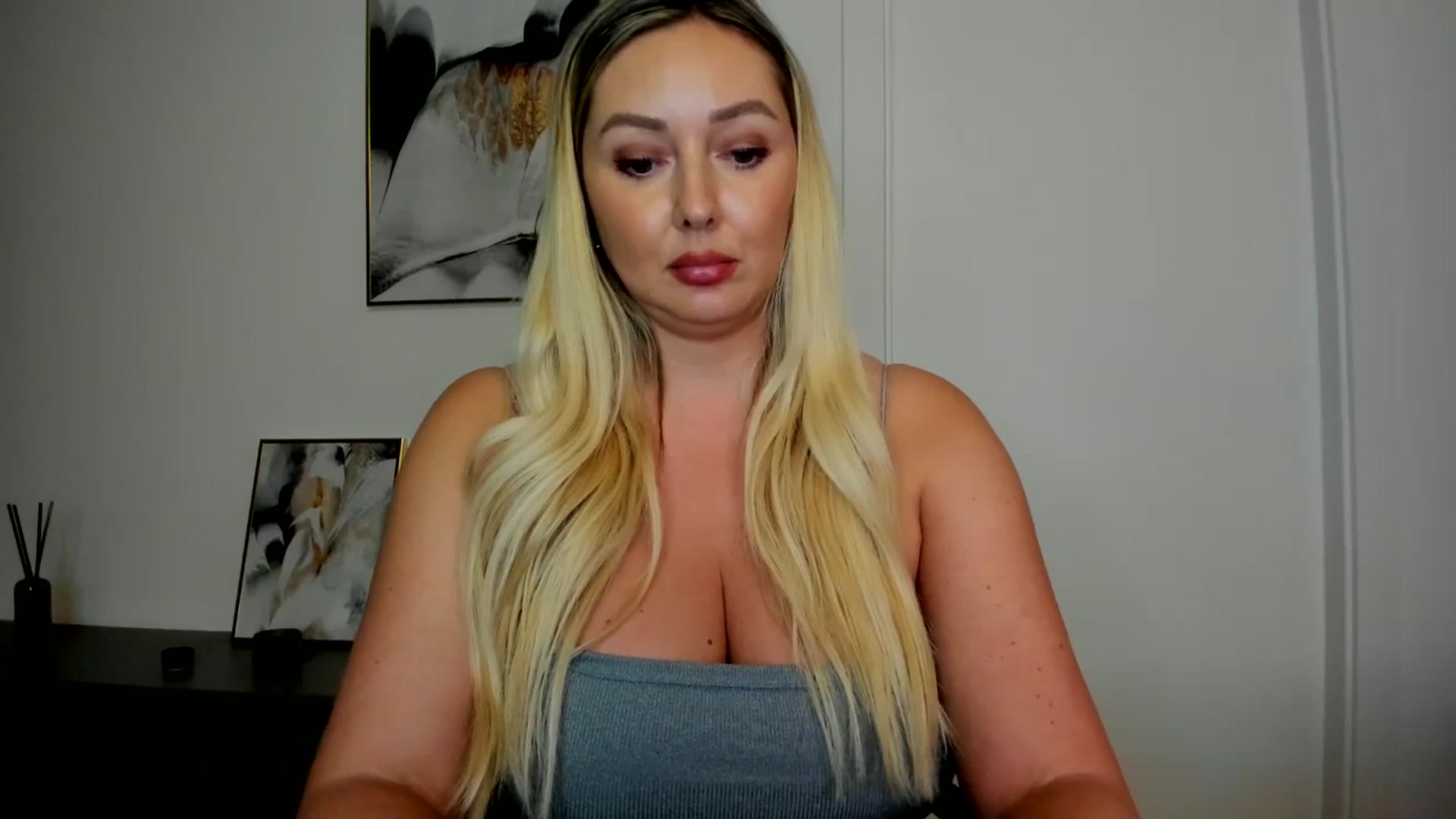 Gallery image thumbnail from Mi_Ha's myfreecams stream on, 08/15/2025, 13:10 image 13 of 20