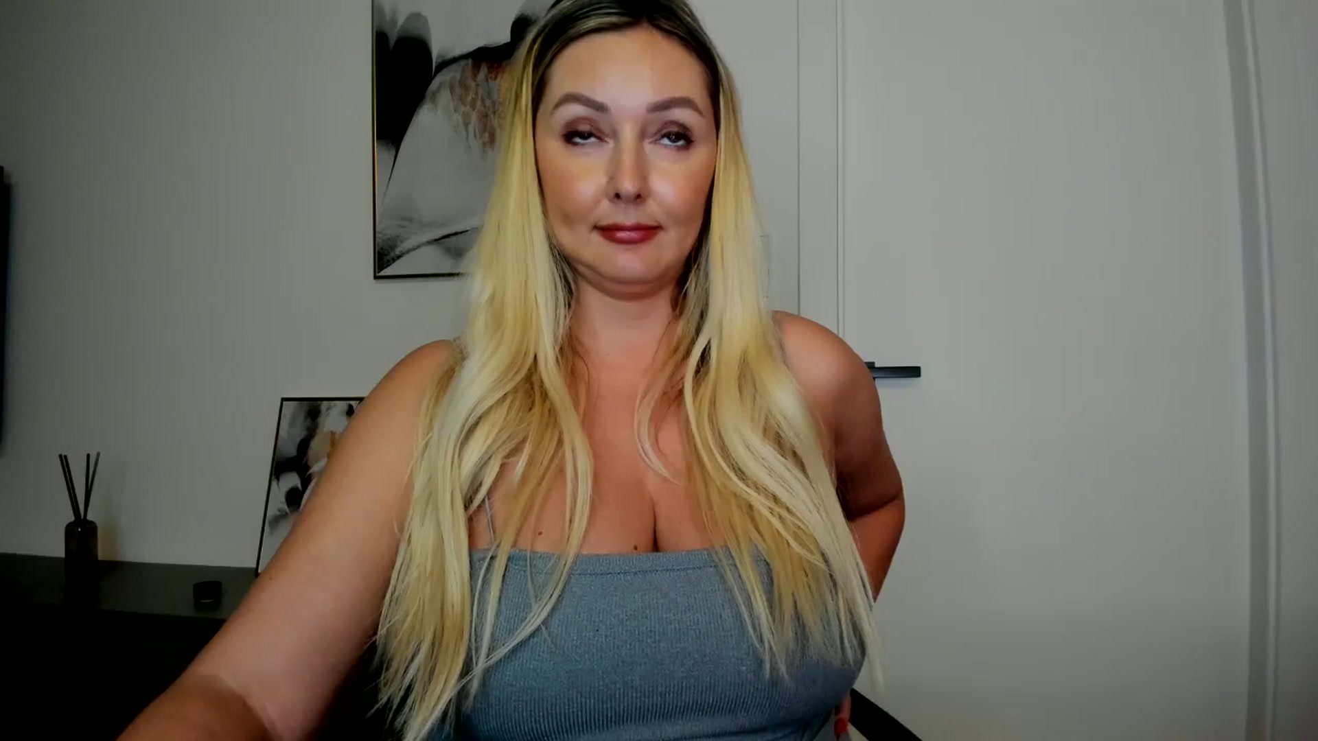 Gallery image thumbnail from Mi_Ha's myfreecams stream on, 08/15/2025, 13:10 image 5 of 20