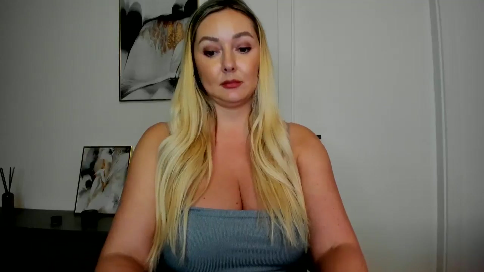 Gallery image thumbnail from Mi_Ha's myfreecams stream on, 08/15/2025, 13:10 image 14 of 20