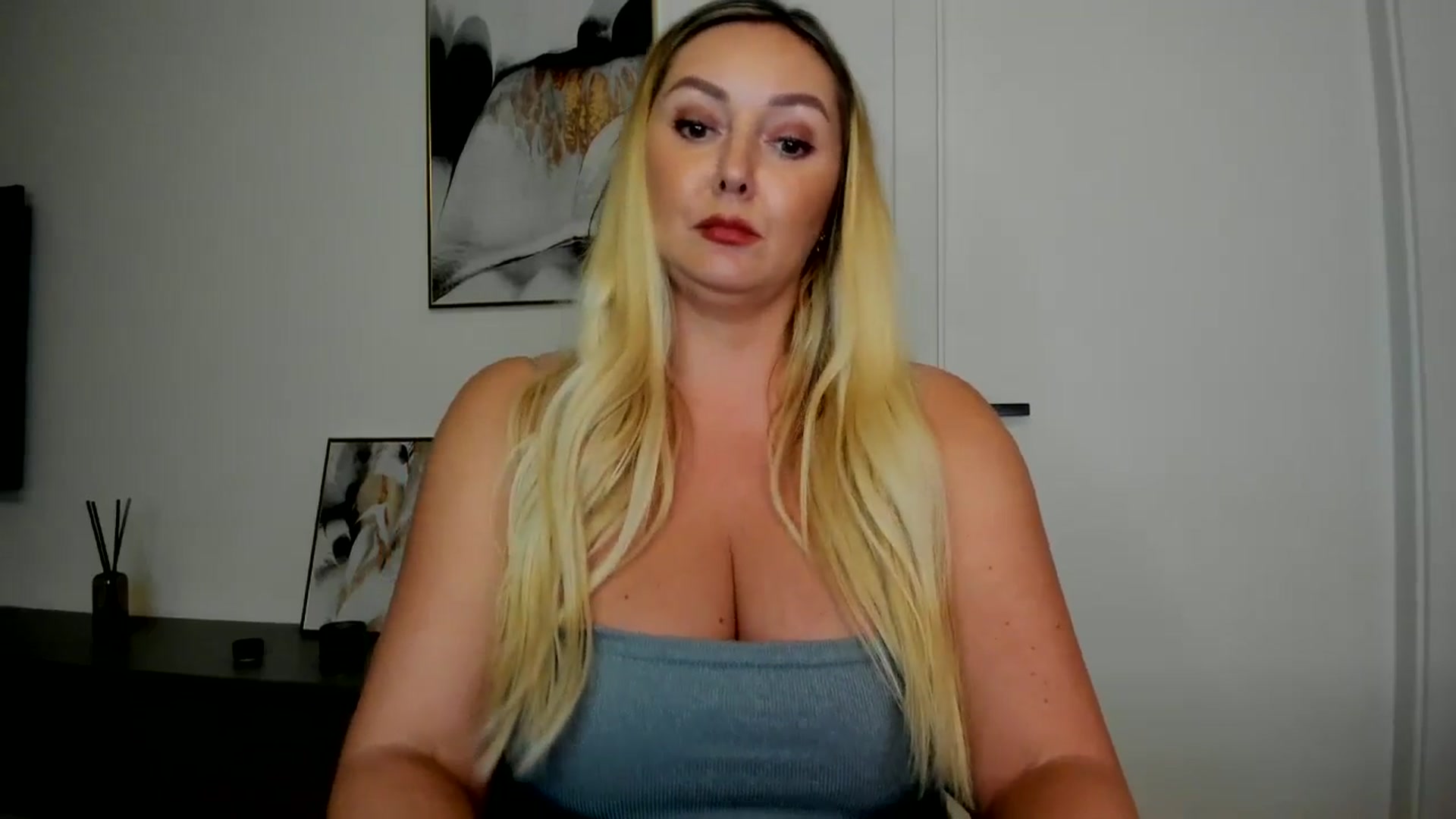 Gallery image thumbnail from Mi_Ha's myfreecams stream on, 08/15/2025, 13:10 image 4 of 20