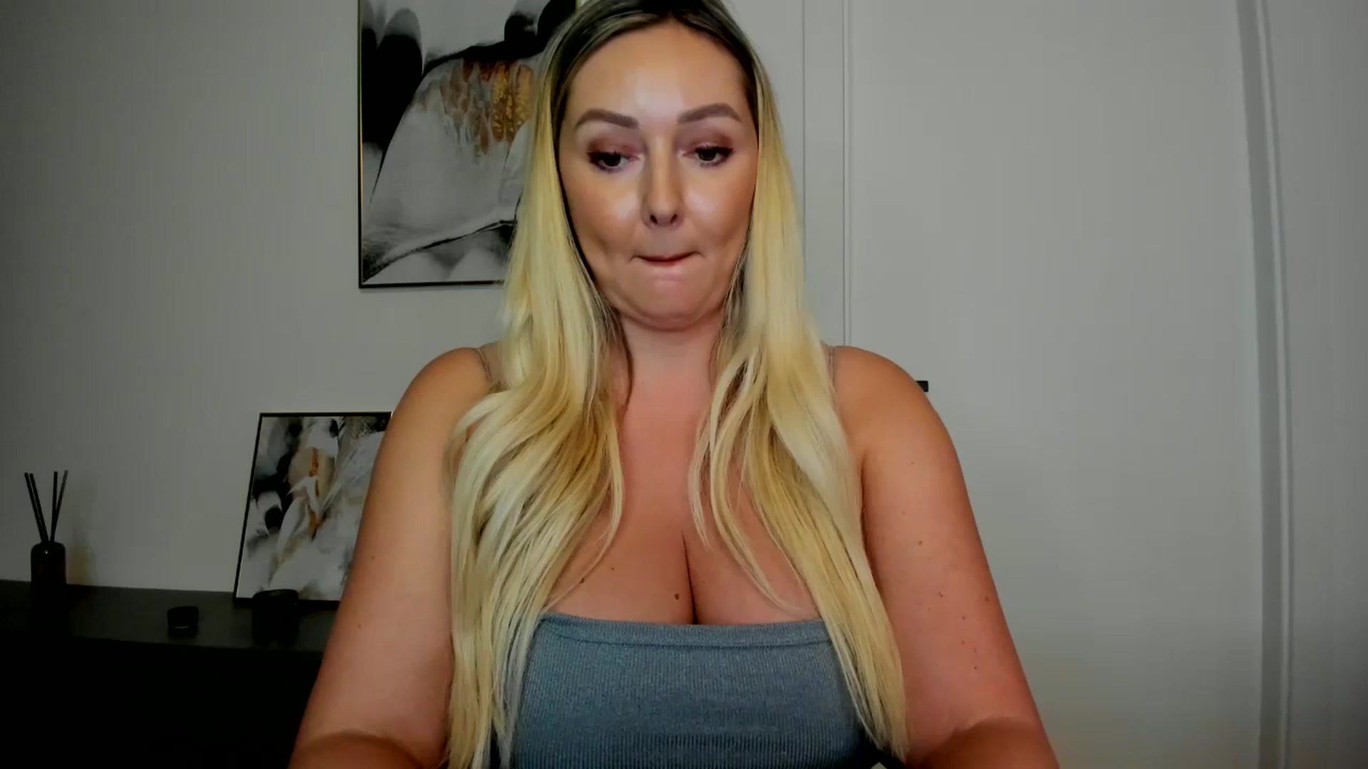 Gallery image thumbnail from Mi_Ha's myfreecams stream on, 08/15/2025, 13:10 image 11 of 20