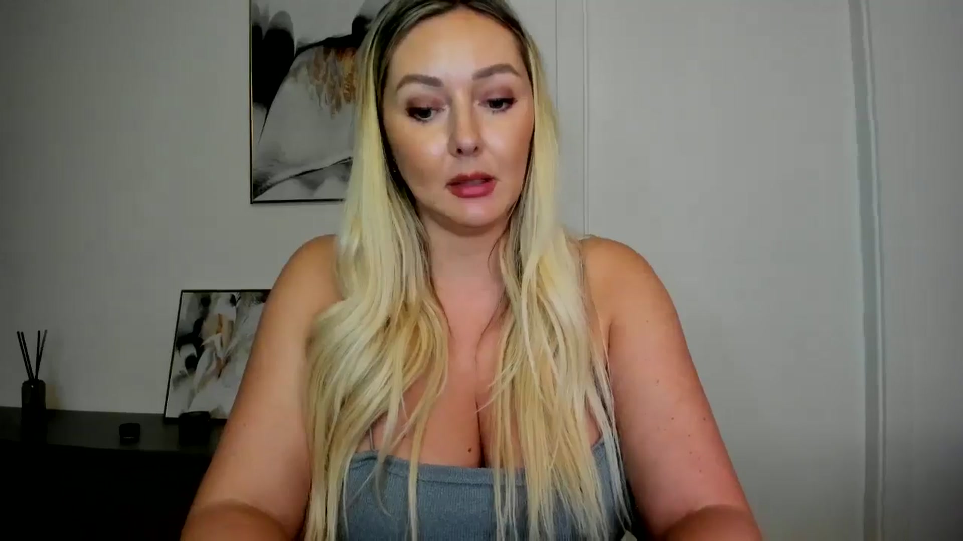 Gallery image thumbnail from Mi_Ha's myfreecams stream on, 08/15/2025, 13:41 image 12 of 20