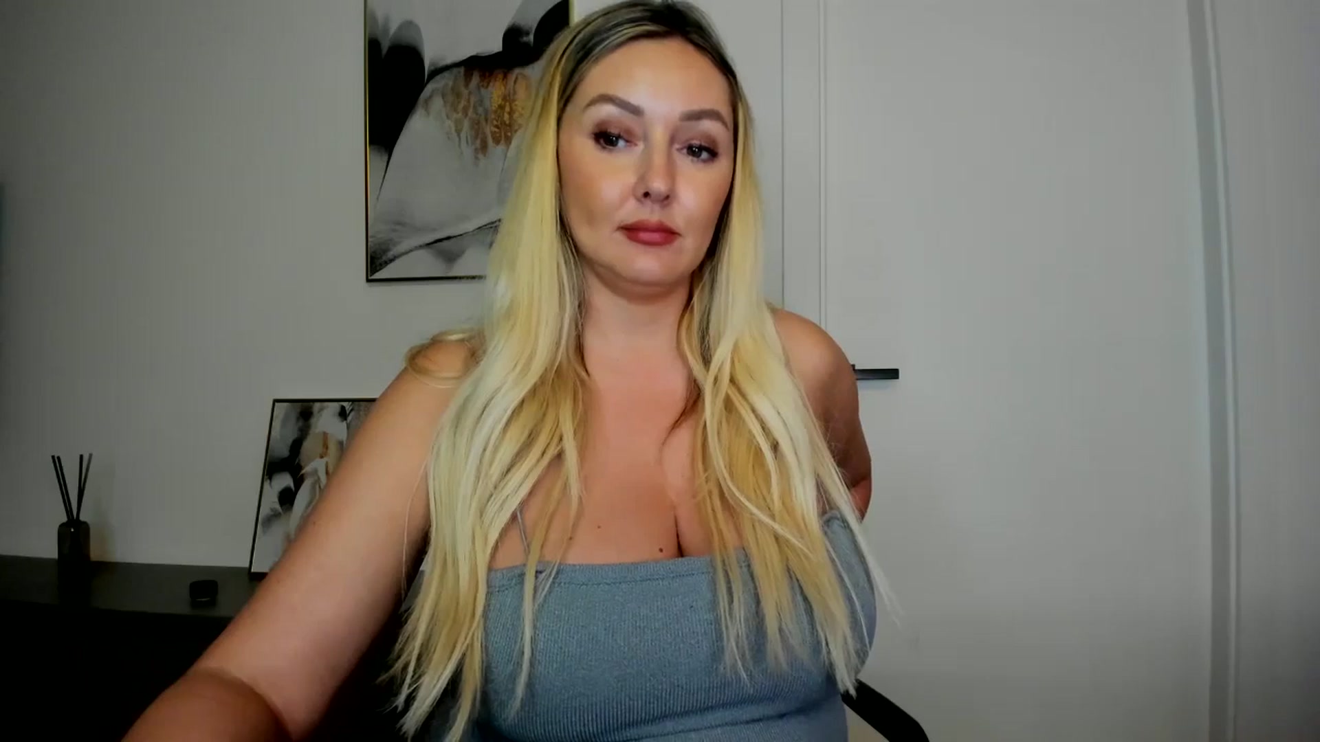 Gallery image thumbnail from Mi_Ha's myfreecams stream on, 08/15/2025, 13:41 image 9 of 20