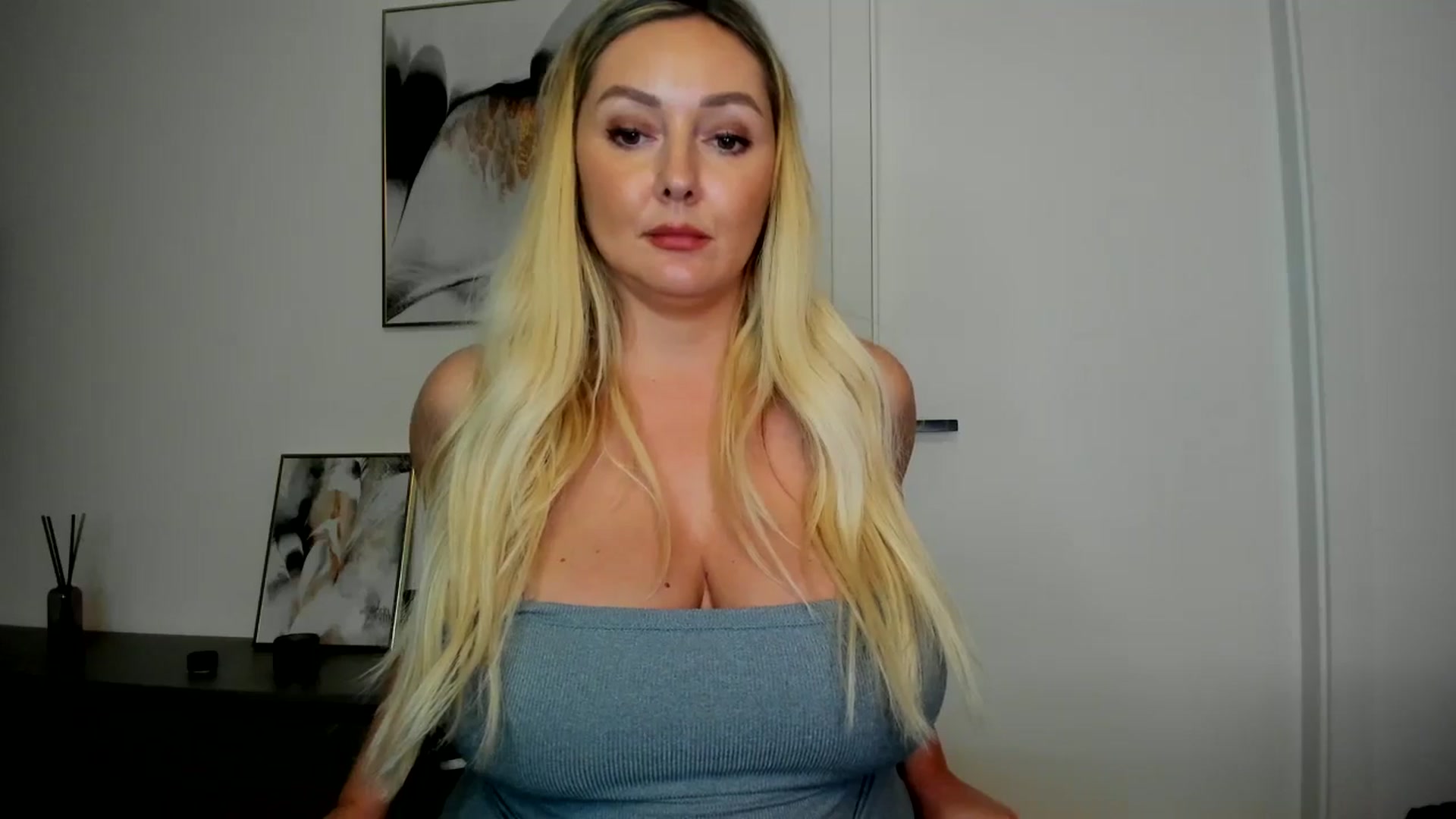 Gallery image thumbnail from Mi_Ha's myfreecams stream on, 08/15/2025, 15:00 image 20 of 20