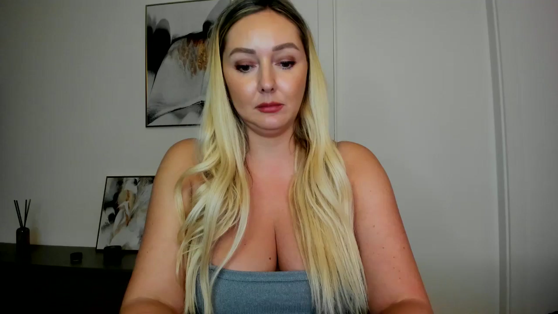 Gallery image thumbnail from Mi_Ha's myfreecams stream on, 08/15/2025, 15:00 image 1 of 20