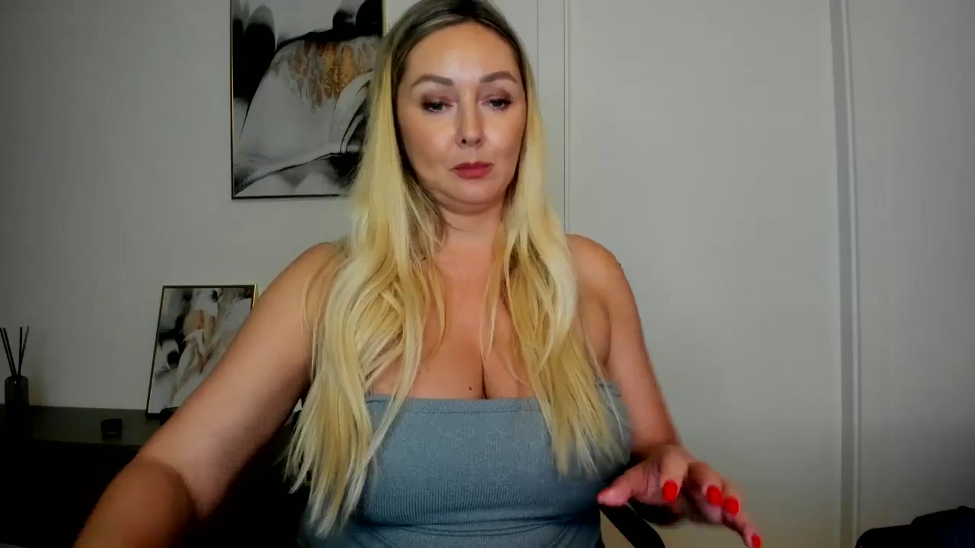 Gallery image thumbnail from Mi_Ha's myfreecams stream on, 08/15/2025, 15:00 image 7 of 20