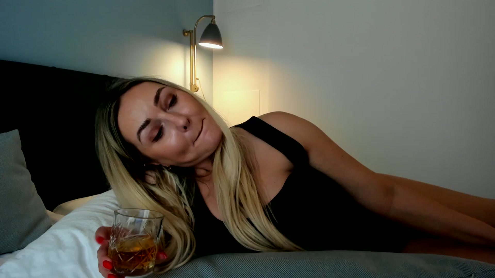 Gallery image thumbnail from Mi_Ha's myfreecams stream on, 08/17/2025, 13:50 image 1 of 20