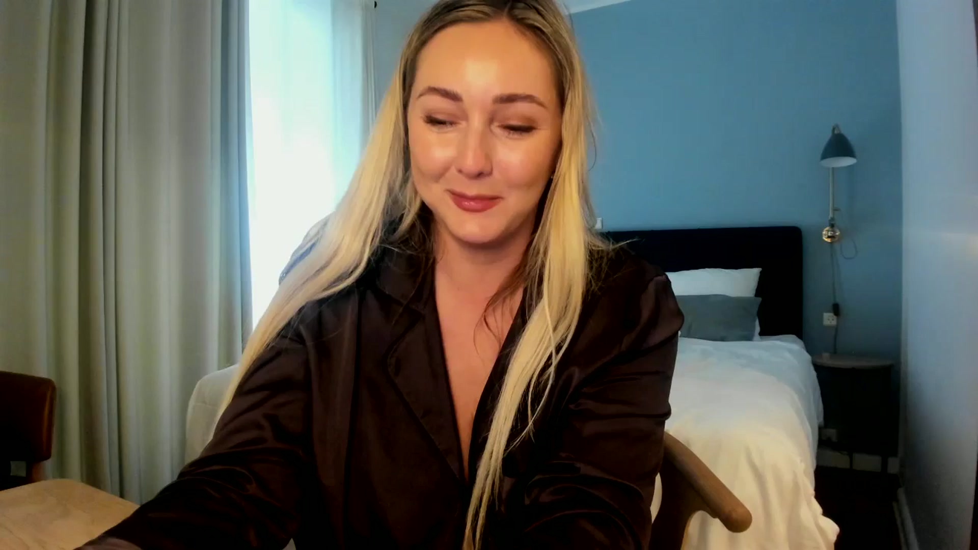 Gallery image thumbnail from Mi_Ha's myfreecams stream on, 08/18/2025, 15:09 image 17 of 20