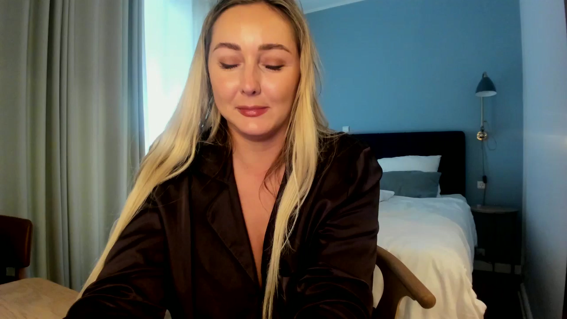 Gallery image thumbnail from Mi_Ha's myfreecams stream on, 08/18/2025, 15:09 image 18 of 20