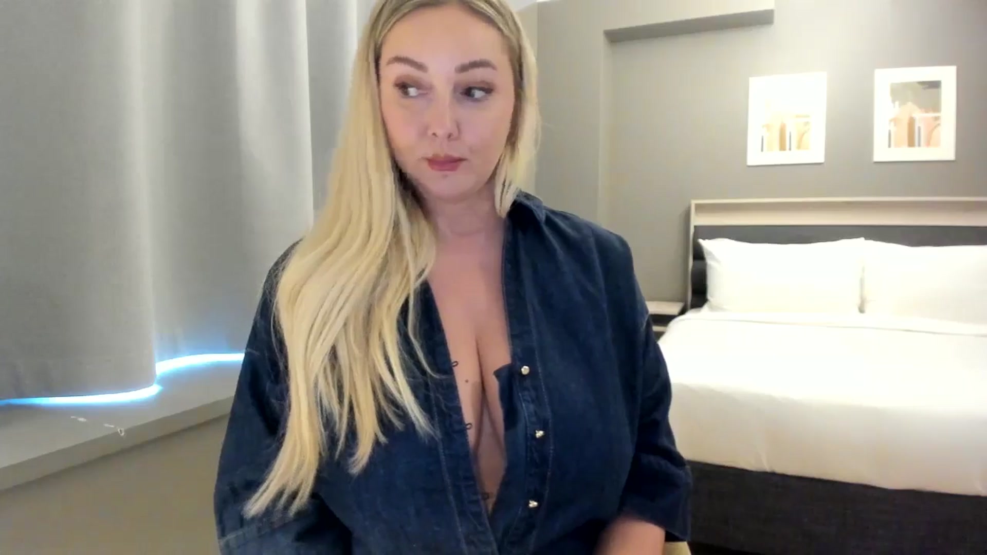 Gallery image thumbnail from Mi_Ha's myfreecams stream on, 08/23/2025, 15:39 image 14 of 20