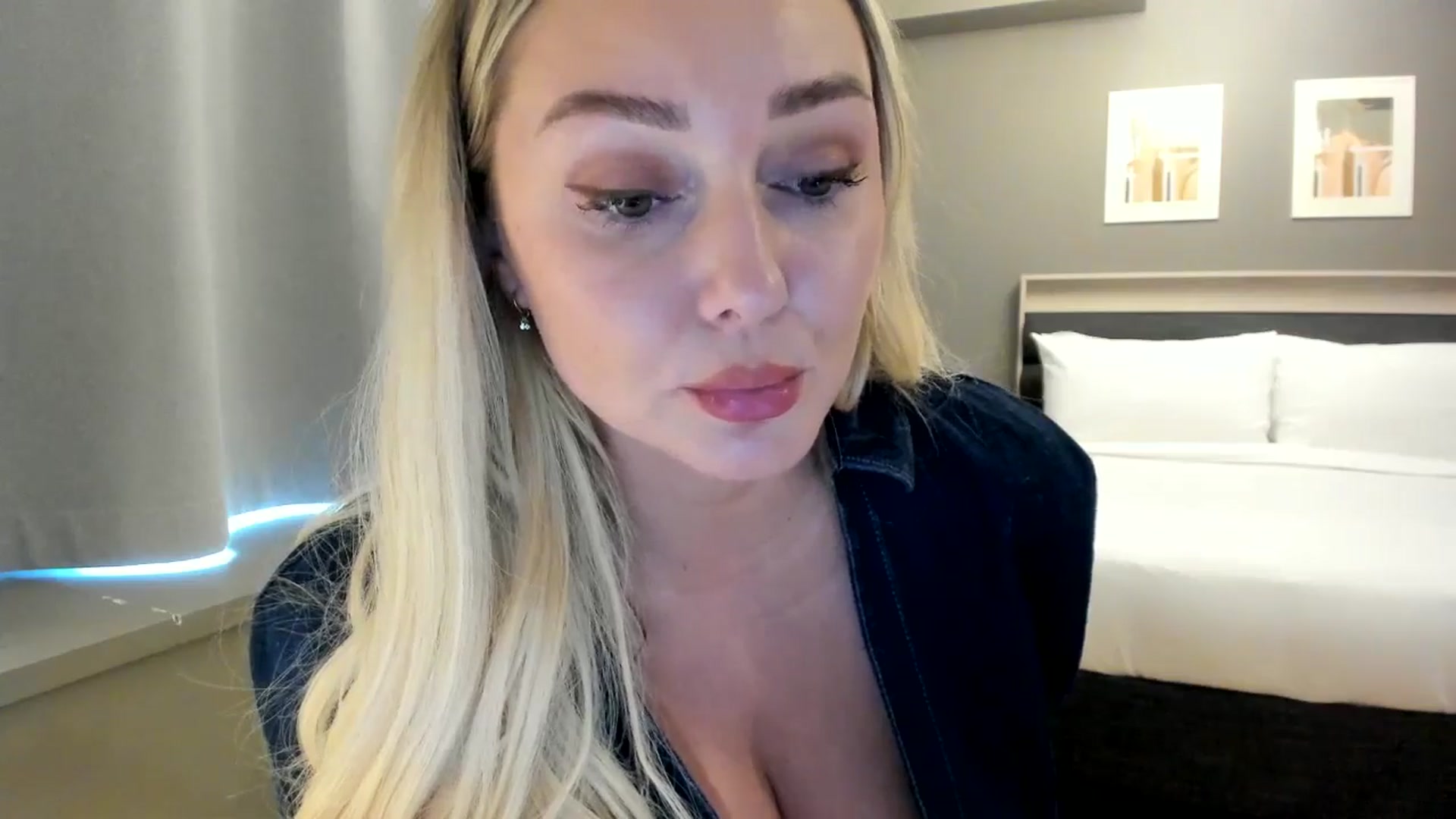 Gallery image thumbnail from Mi_Ha's myfreecams stream on, 08/23/2025, 15:39 image 11 of 20