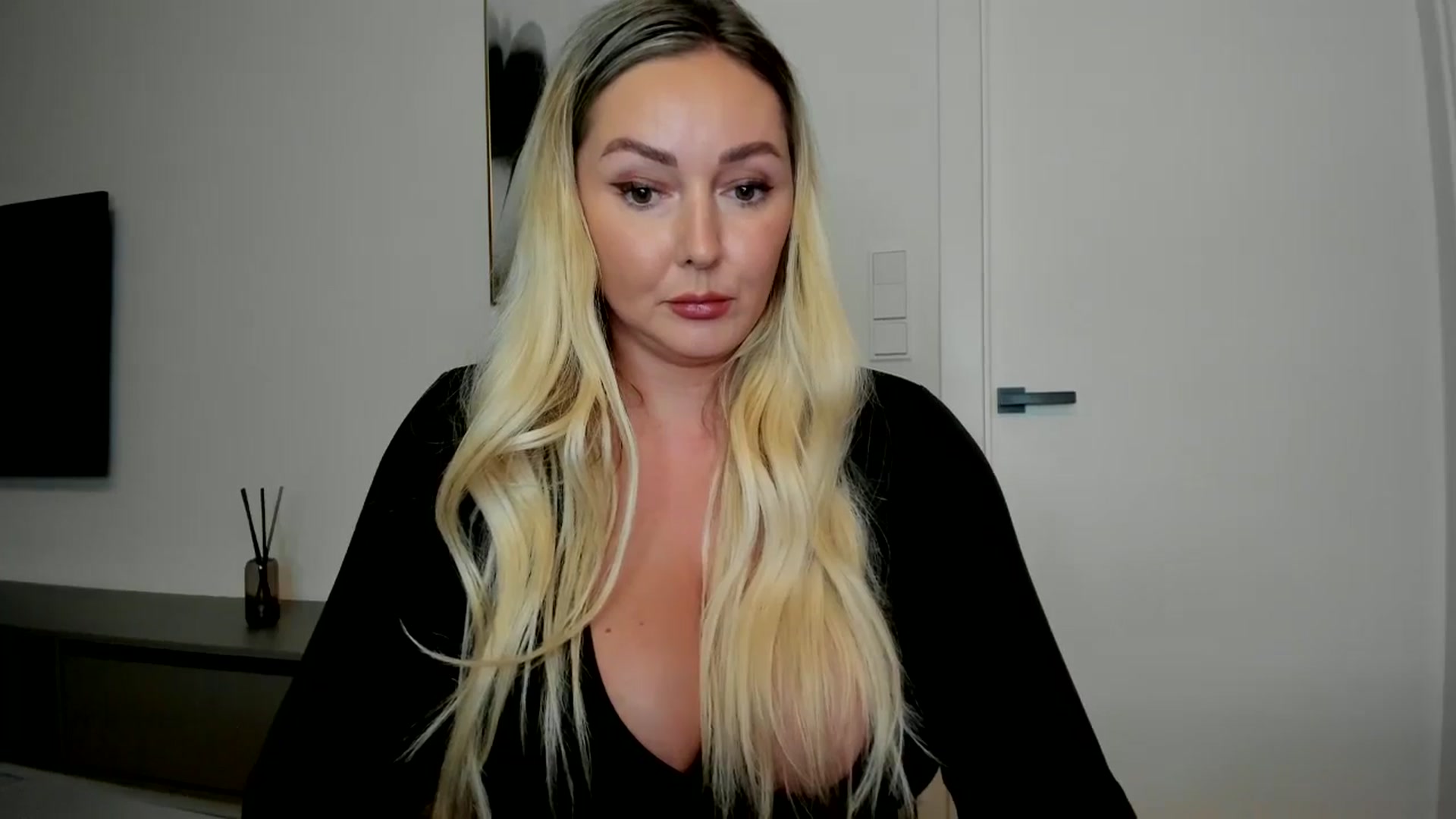 Gallery image thumbnail from Mi_Ha's myfreecams stream on, 08/27/2025, 15:48 image 2 of 20