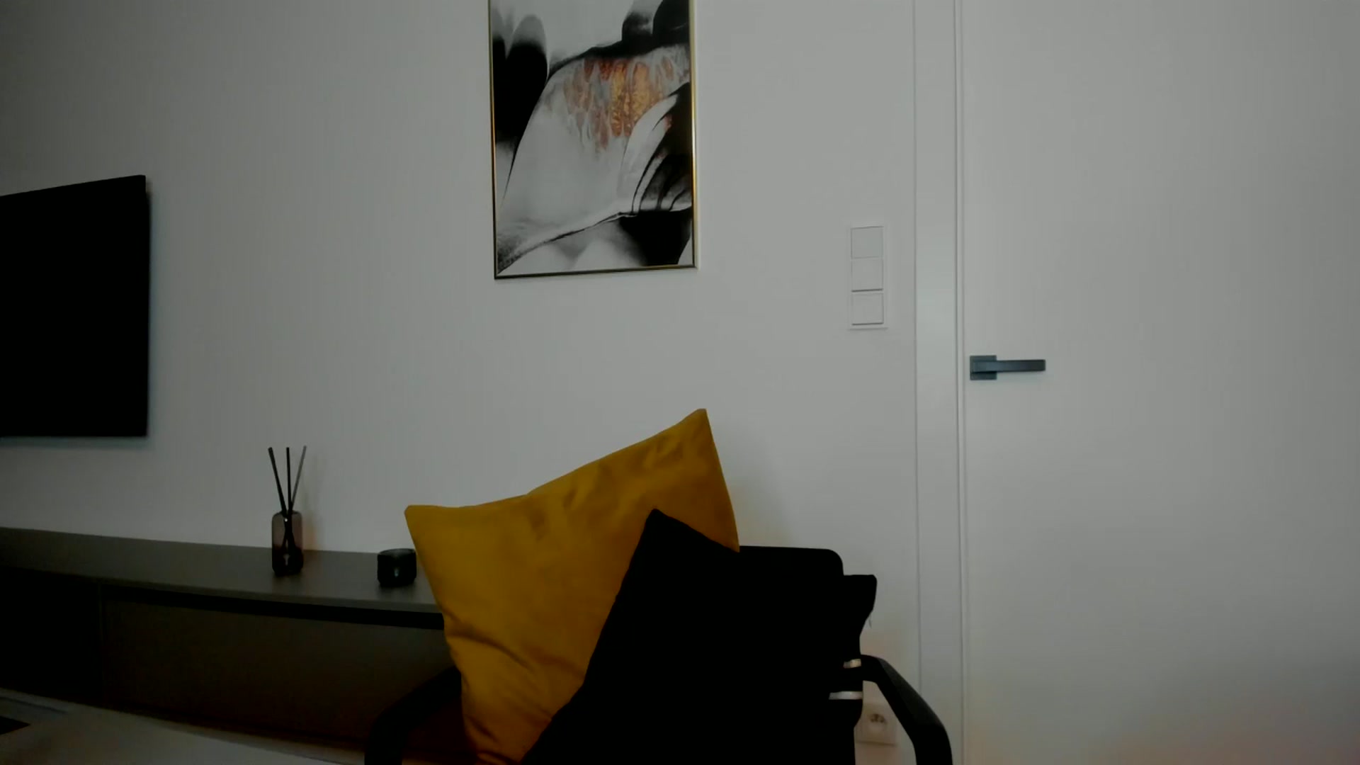 Gallery image thumbnail from Mi_Ha's myfreecams stream on, 08/28/2025, 14:27 image 18 of 20